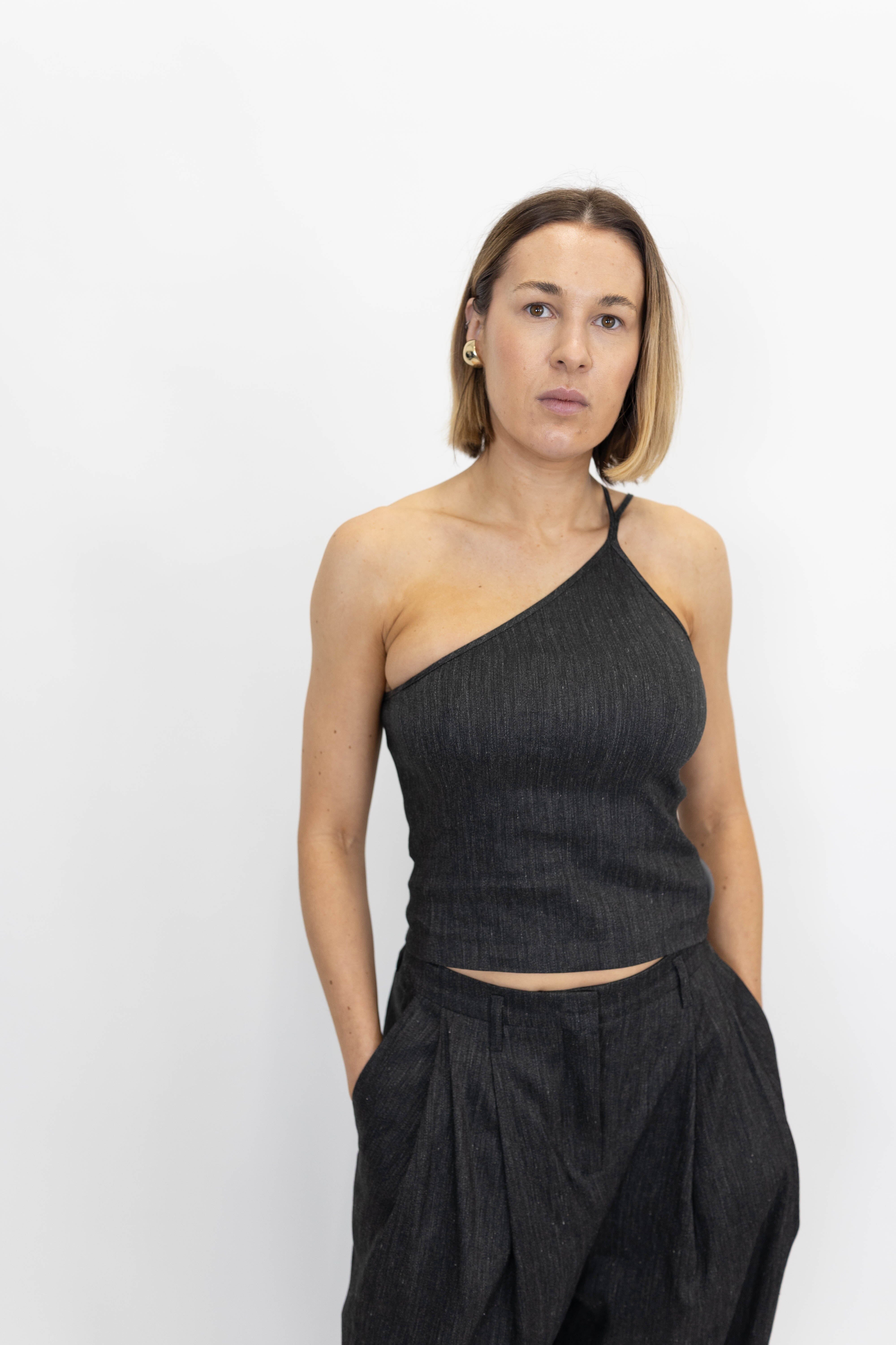 JESSICA TOP IN DARK GREY TOP HERSKIND 