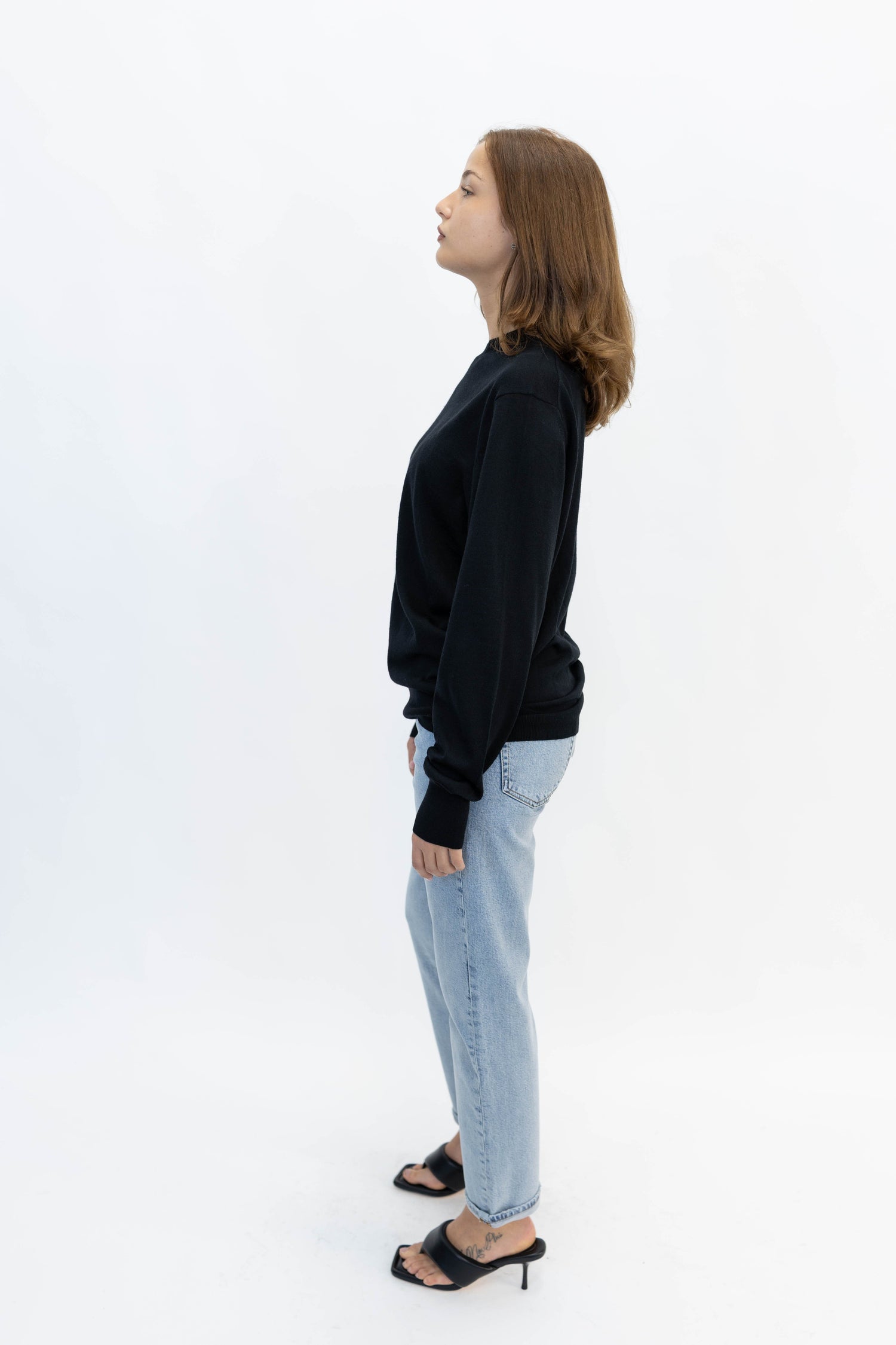 NEW BASIC CREW IN BLACK KNIT RHEA 