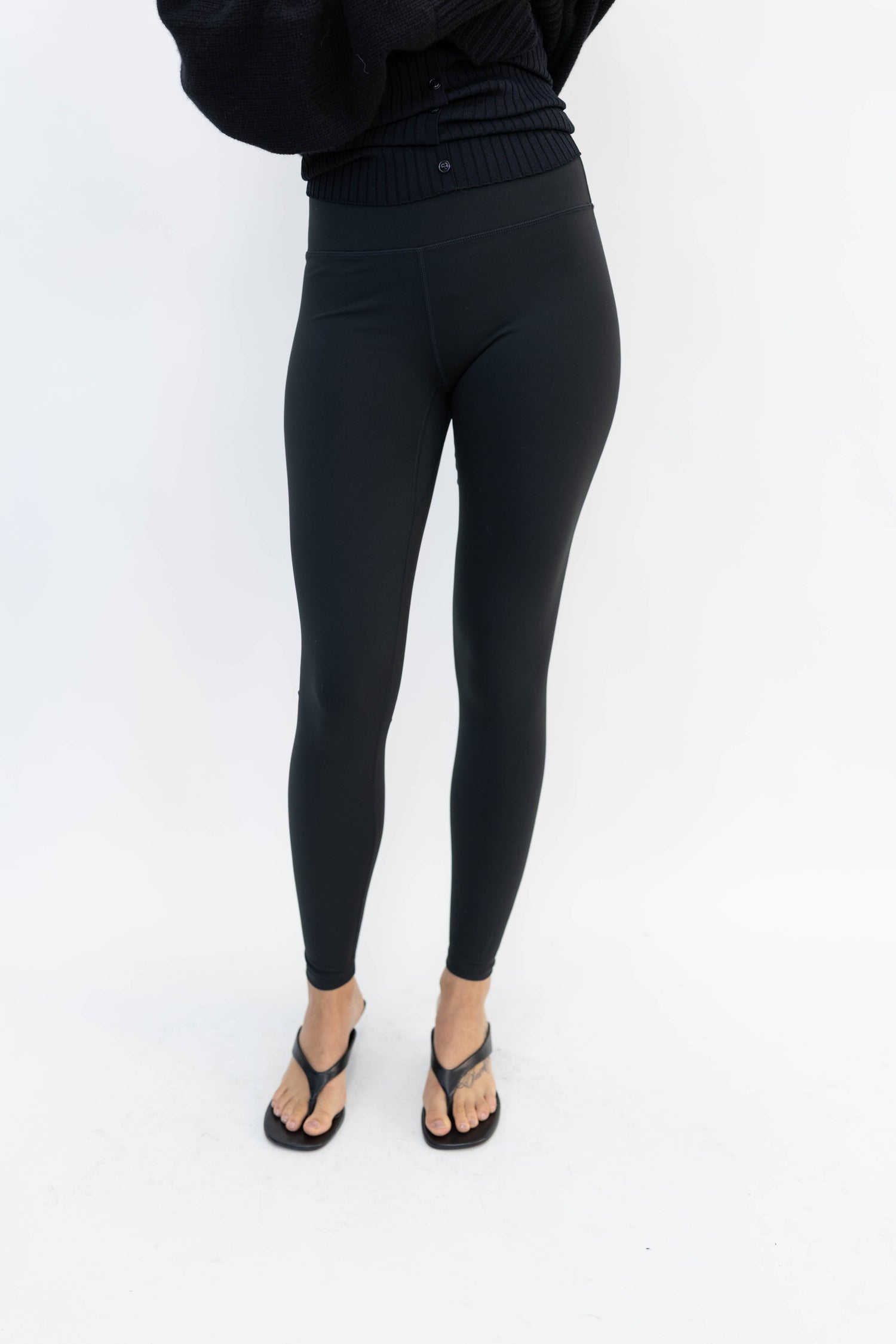 FREESOFT HIGH RISE LEGGING IN BLACK LEGGING VARLEY 