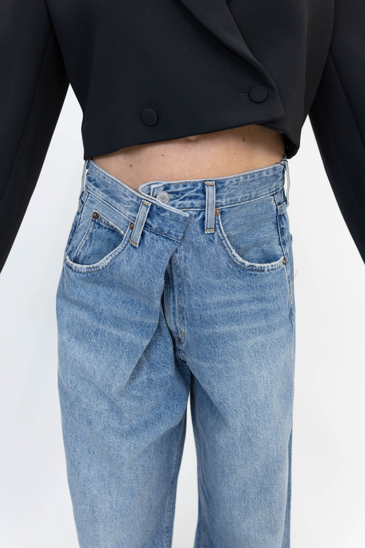 VANA FOLD JEAN IN MANTRA JEANS AGOLDE 