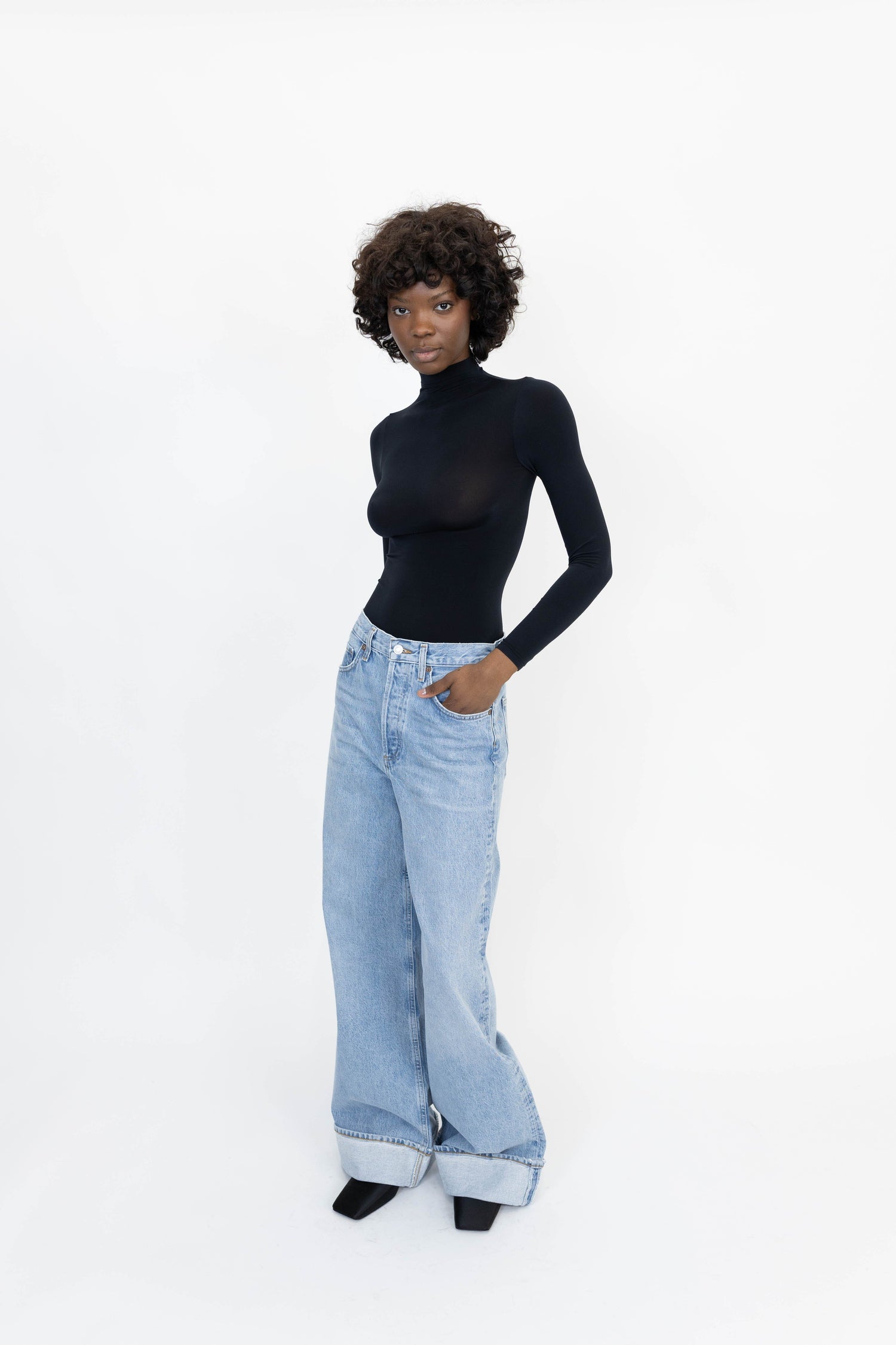 BUENOS AIRES LONG SLEEVE STRING BODY IN BLACK BODY WOLFORD 