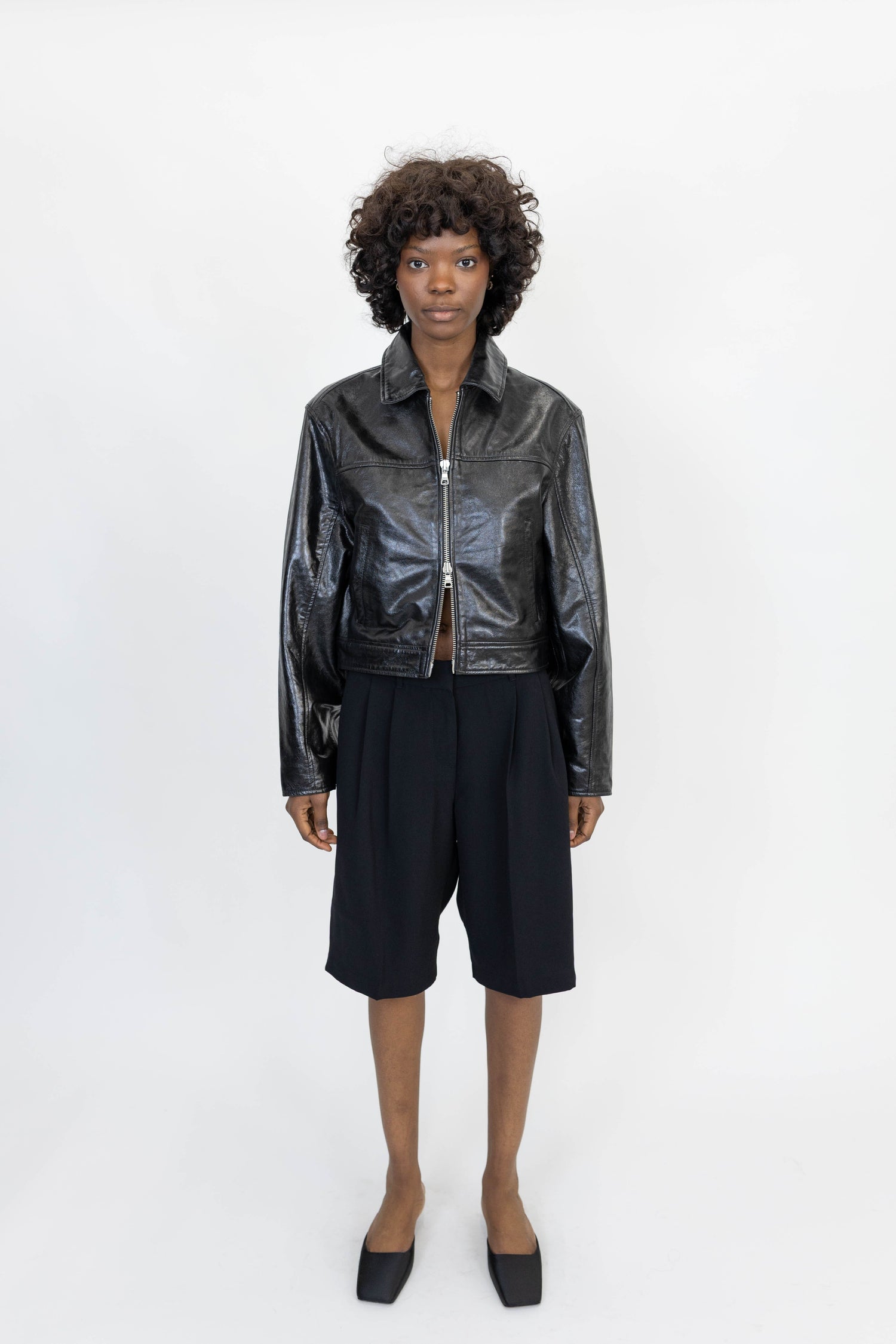 BORE SHORTS IN BLACK SHORT STYLEIN 