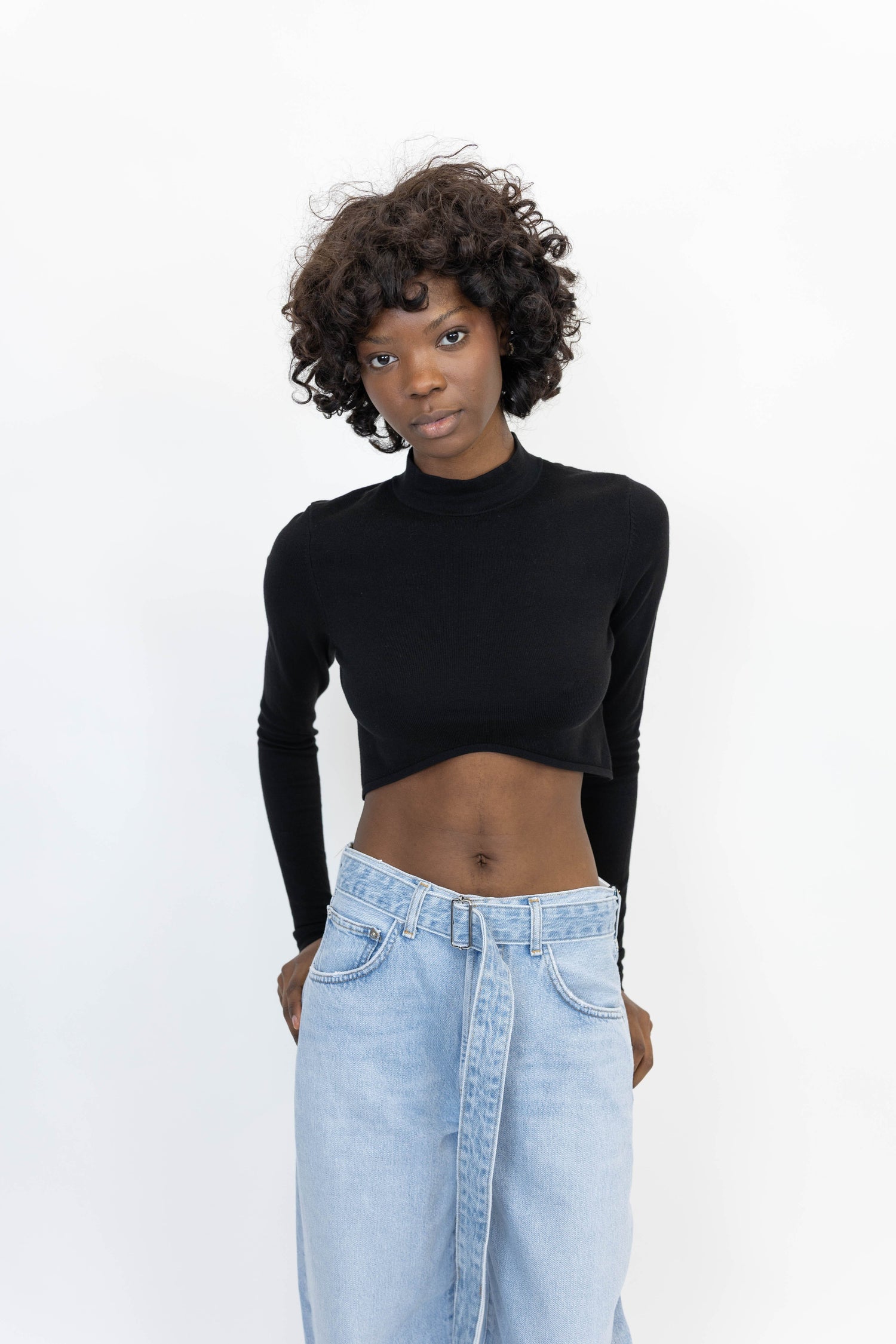 TODRIC TOP KNIT WITH V-SHAPE KNIT KURE 