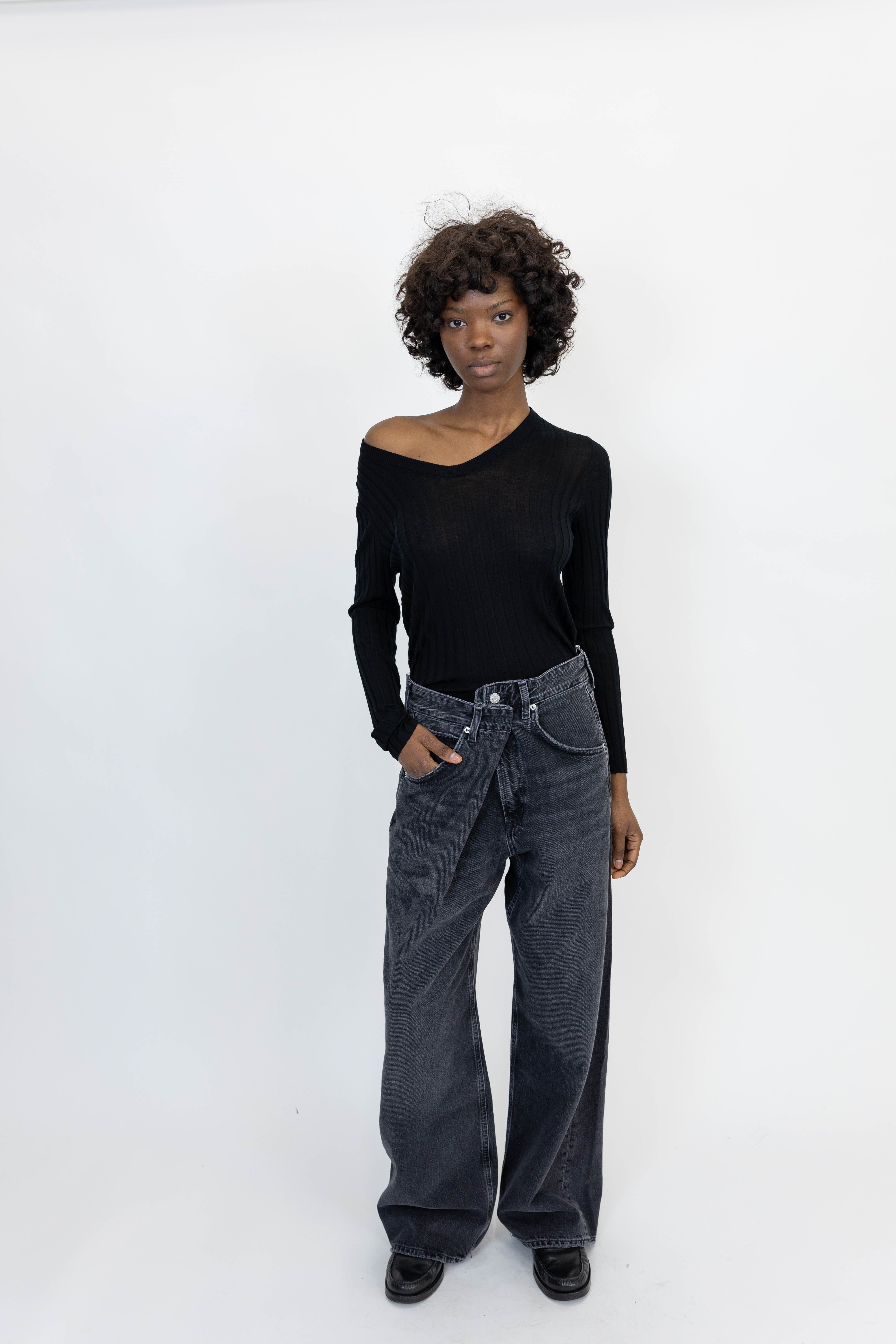 HATTIE PULLOVER IN BLACK PULLOVER IRO 