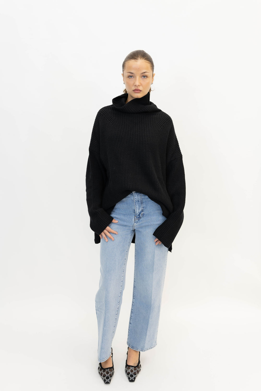 THE BORROWED JEANS IN DOLLY JEANS FRAME 