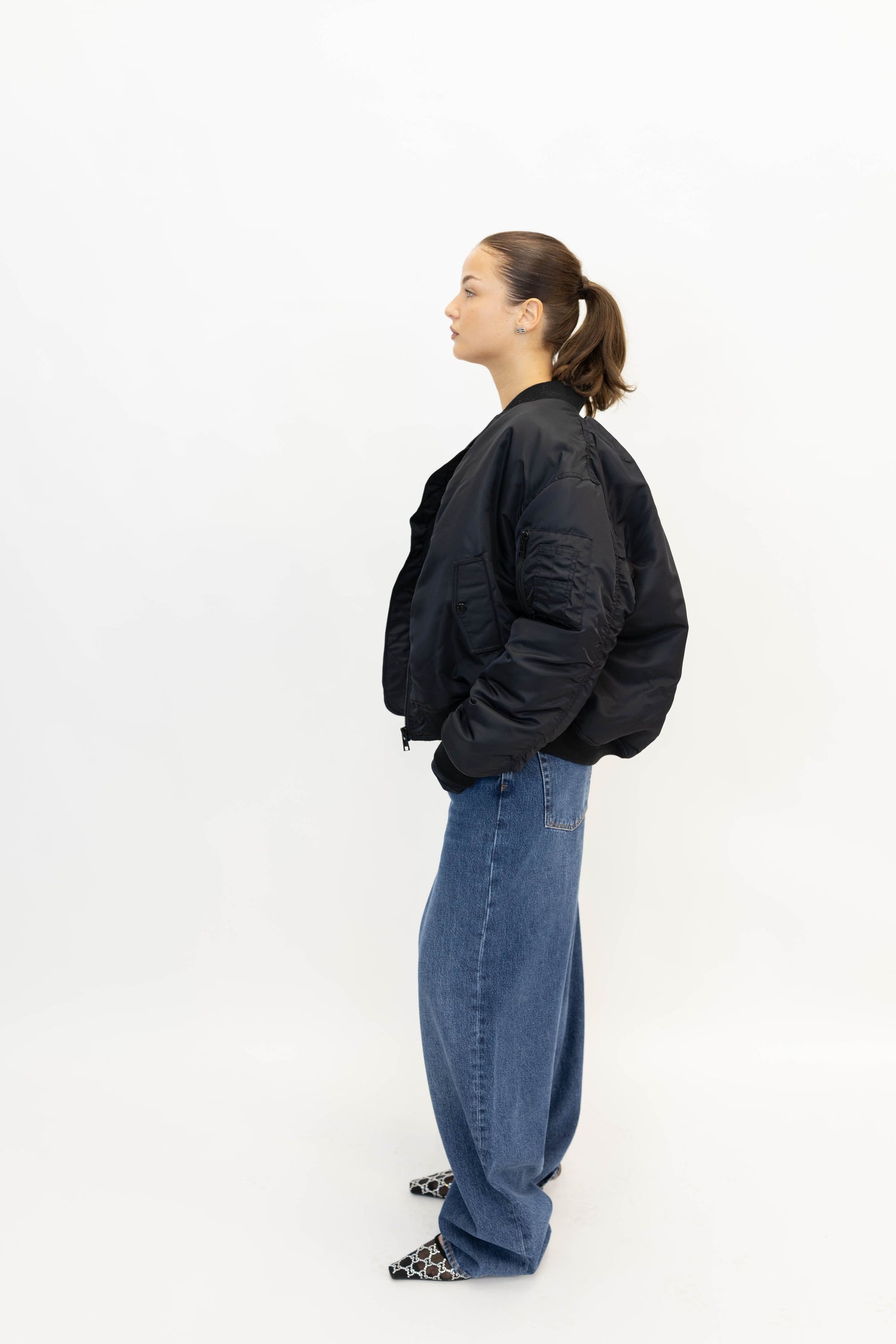 FRAME x AMELIA GRAY-THE SMOKE BOMBER IN BLACK JACKET FRAME 