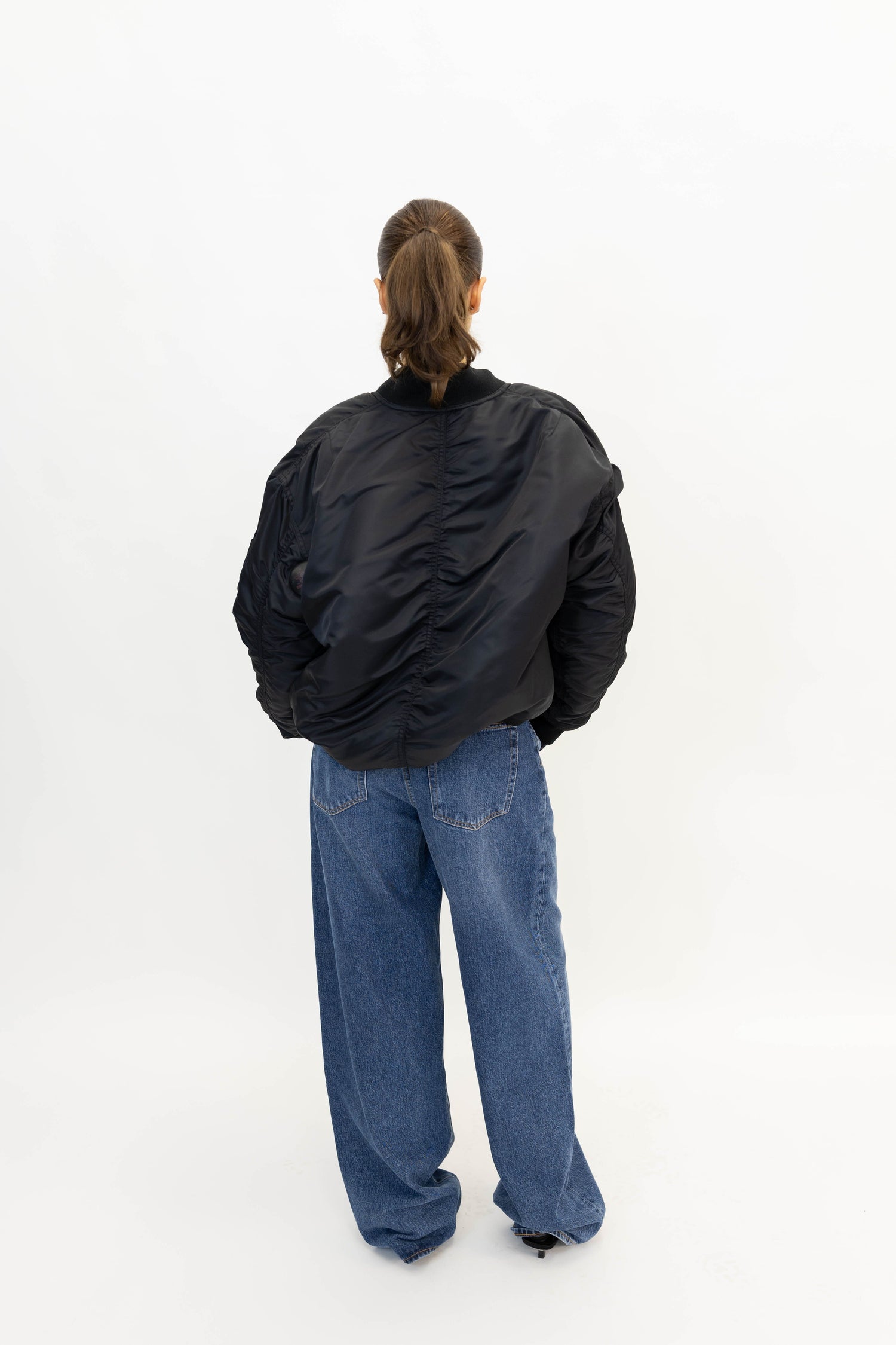 FRAME x AMELIA GRAY-THE SMOKE BOMBER IN BLACK JACKET FRAME 