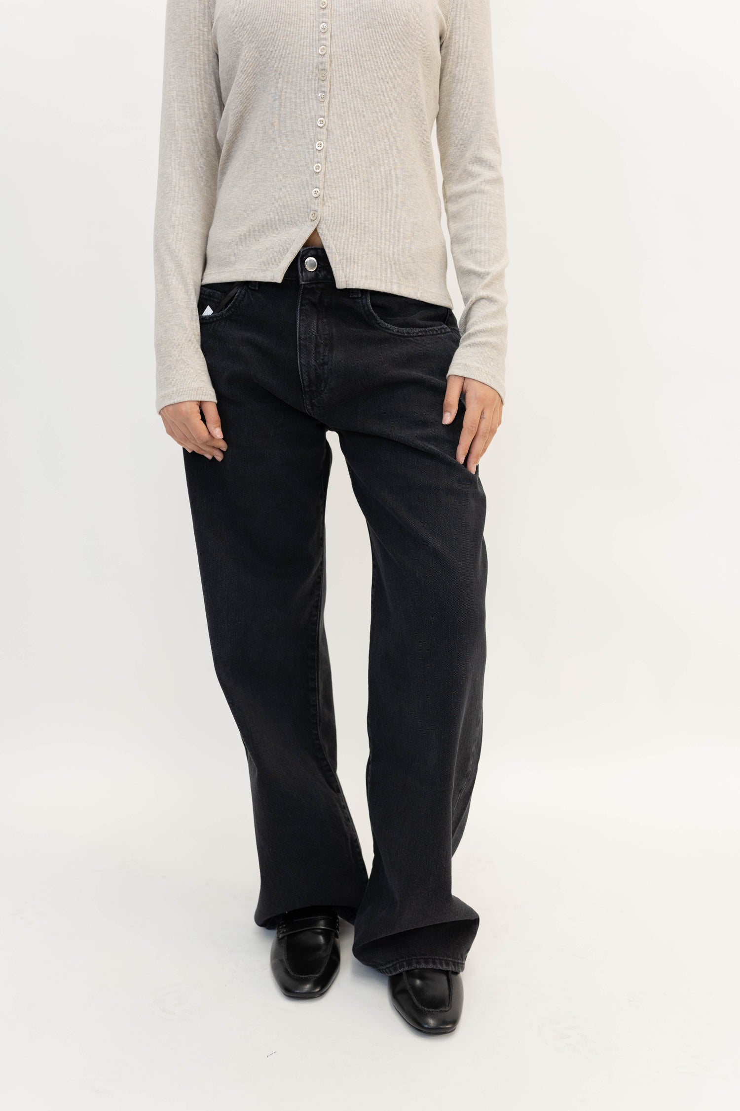 BEA BAGGY JEANS IN GRAPHITE BLACK JEANS ICON DENIM 