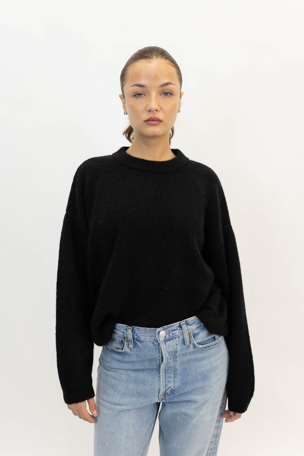 AYLA SWEATER IN BLACK SWEATER IRO 