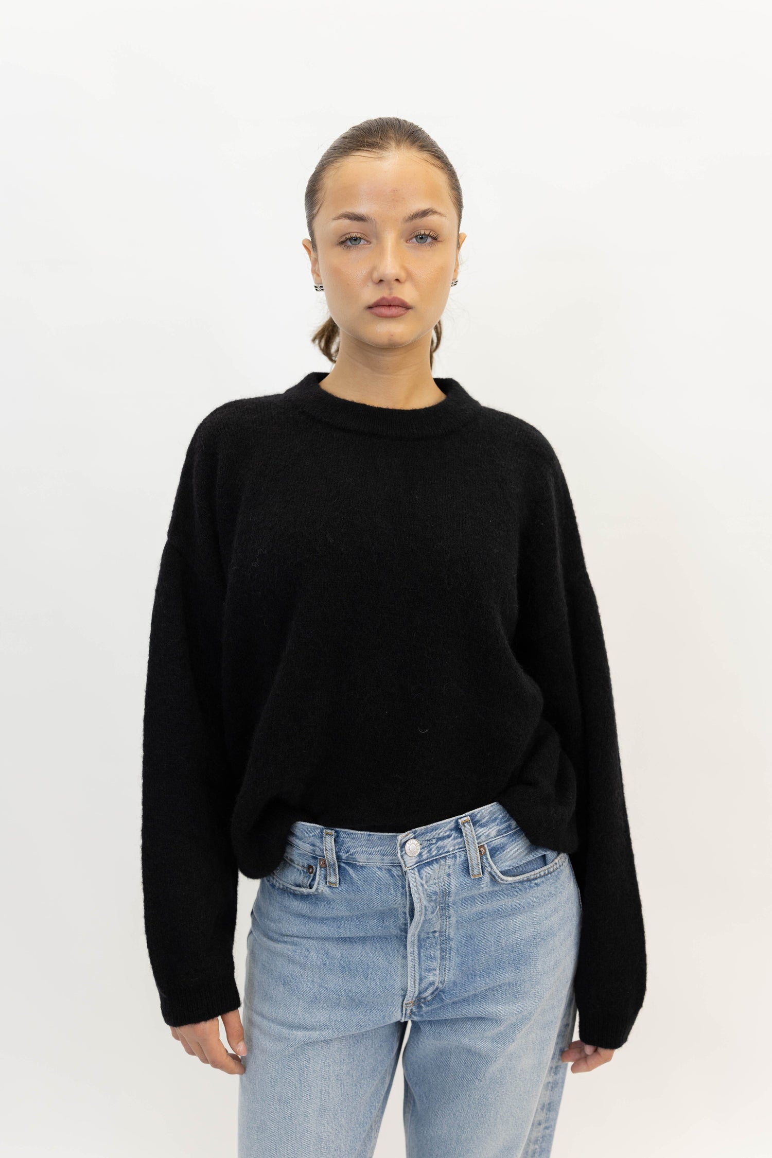 AYLA SWEATER IN BLACK SWEATER IRO 