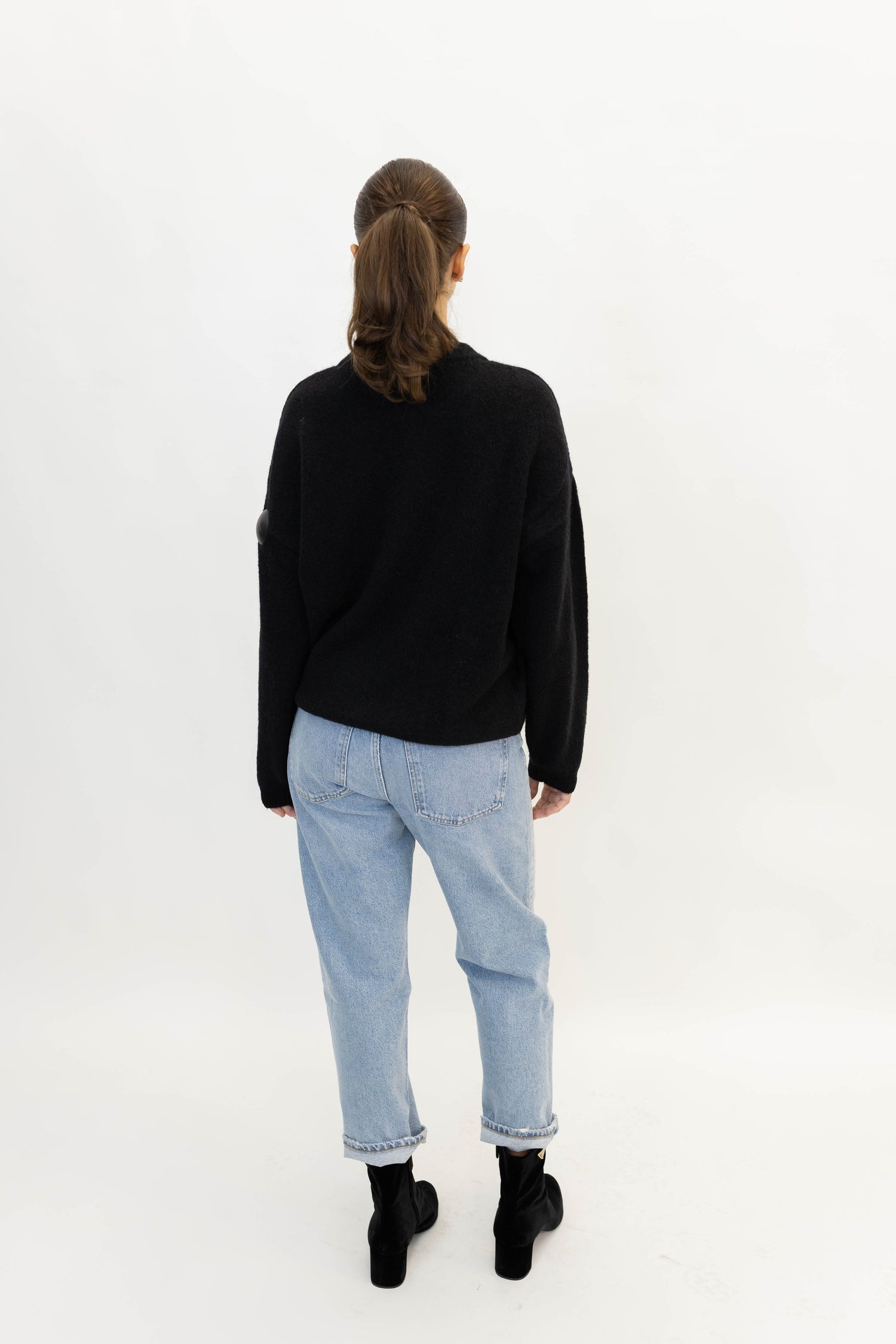 AYLA SWEATER IN BLACK SWEATER IRO 