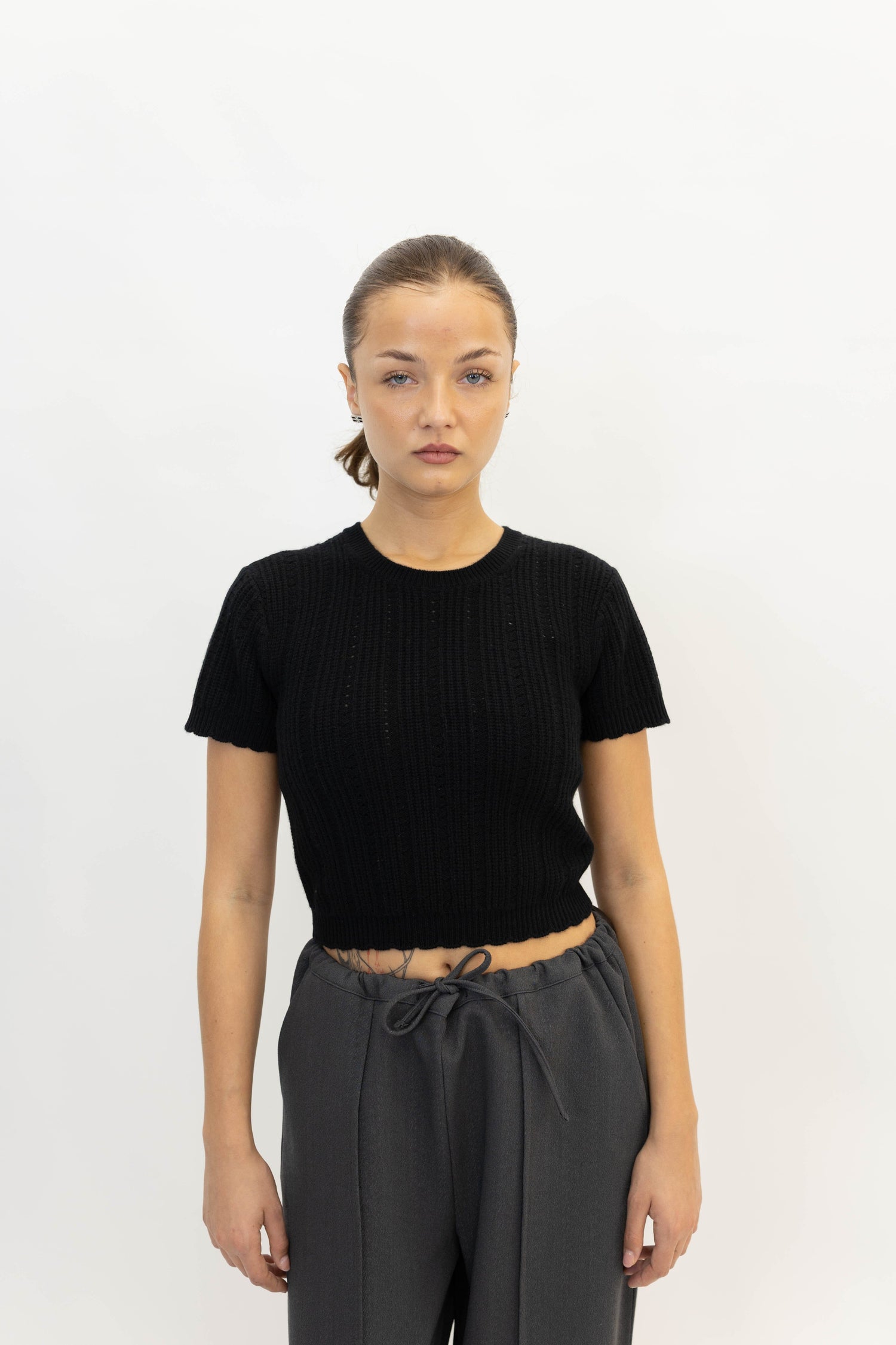 FRAME x AMELIA GRAY-THE GETAWAY TOP IN BLACK TOP FRAME 