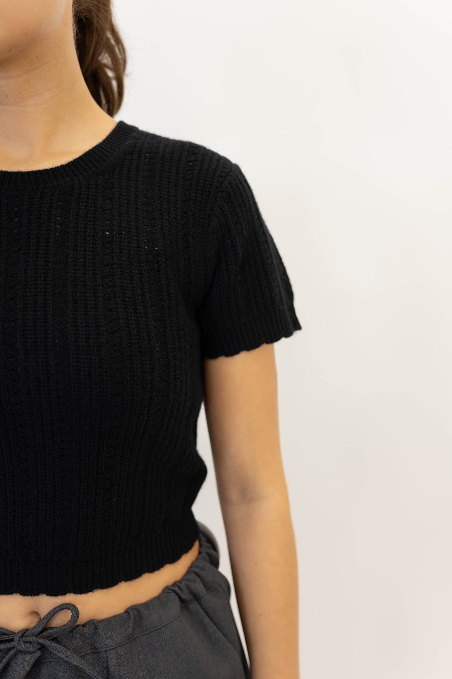 FRAME x AMELIA GRAY-THE GETAWAY TOP IN BLACK TOP FRAME 