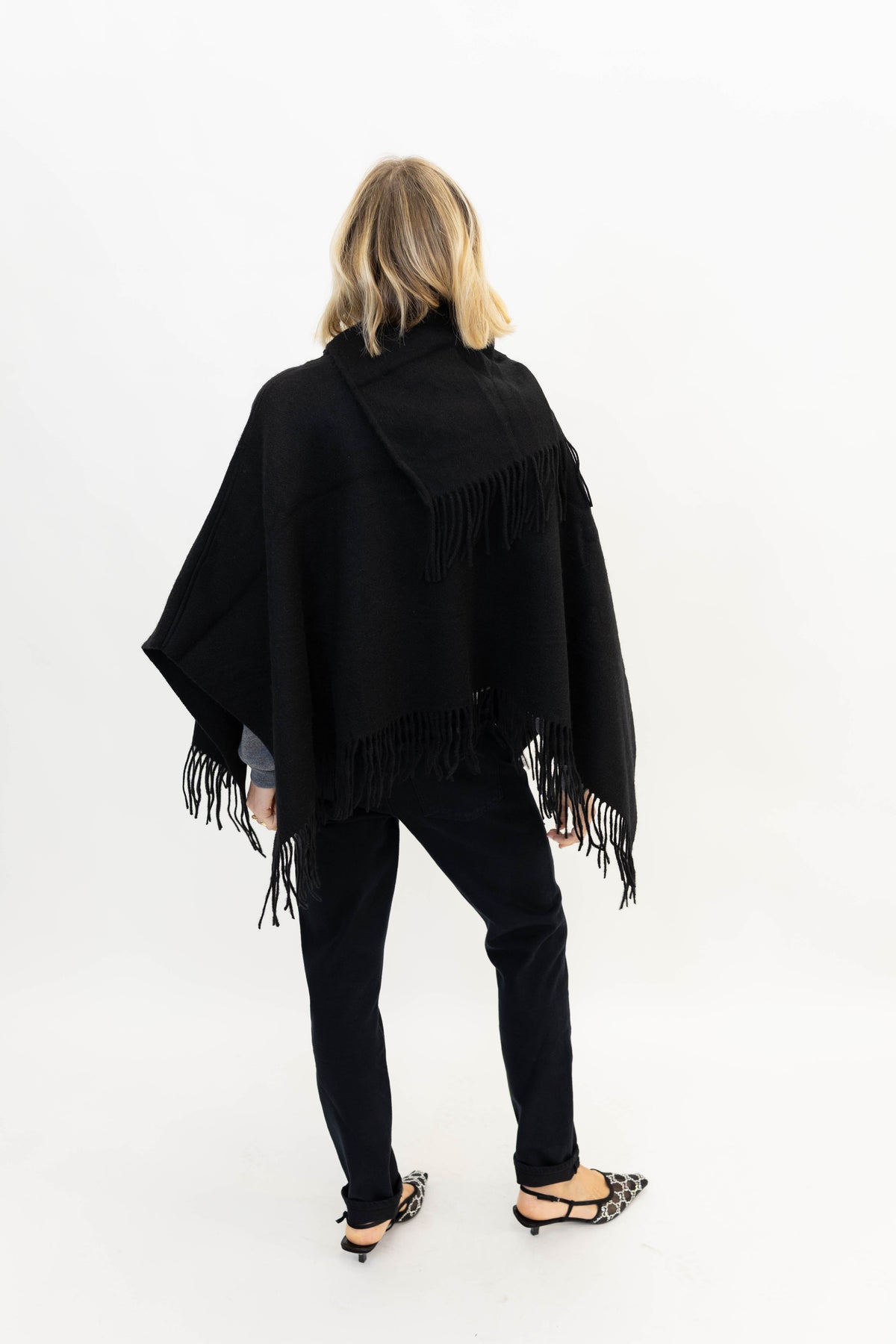 TURTMA CAPE IN BLACK CAPE BY MALENE BIRGER 