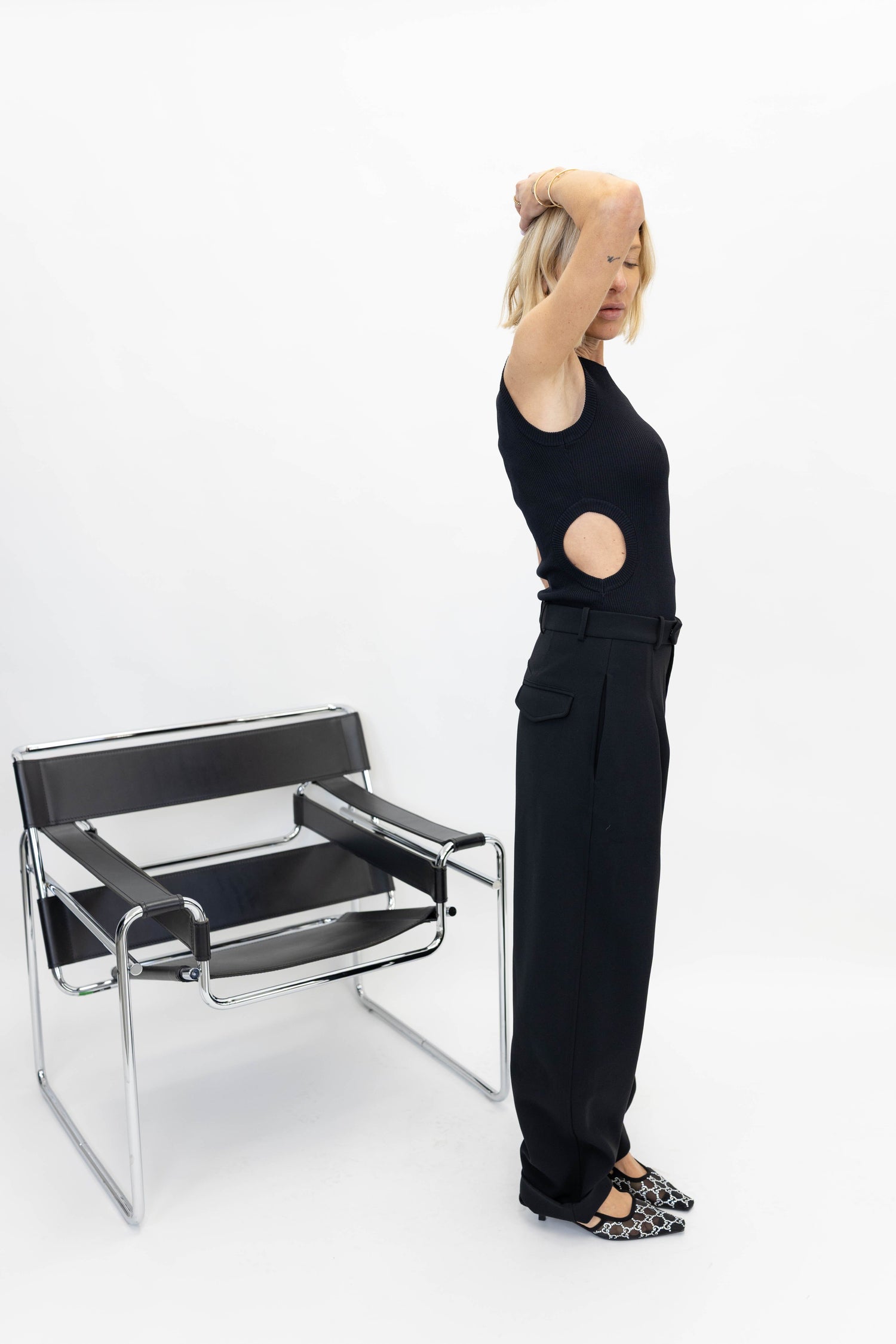 BONIE CUT OUT BODY BODY KURE 