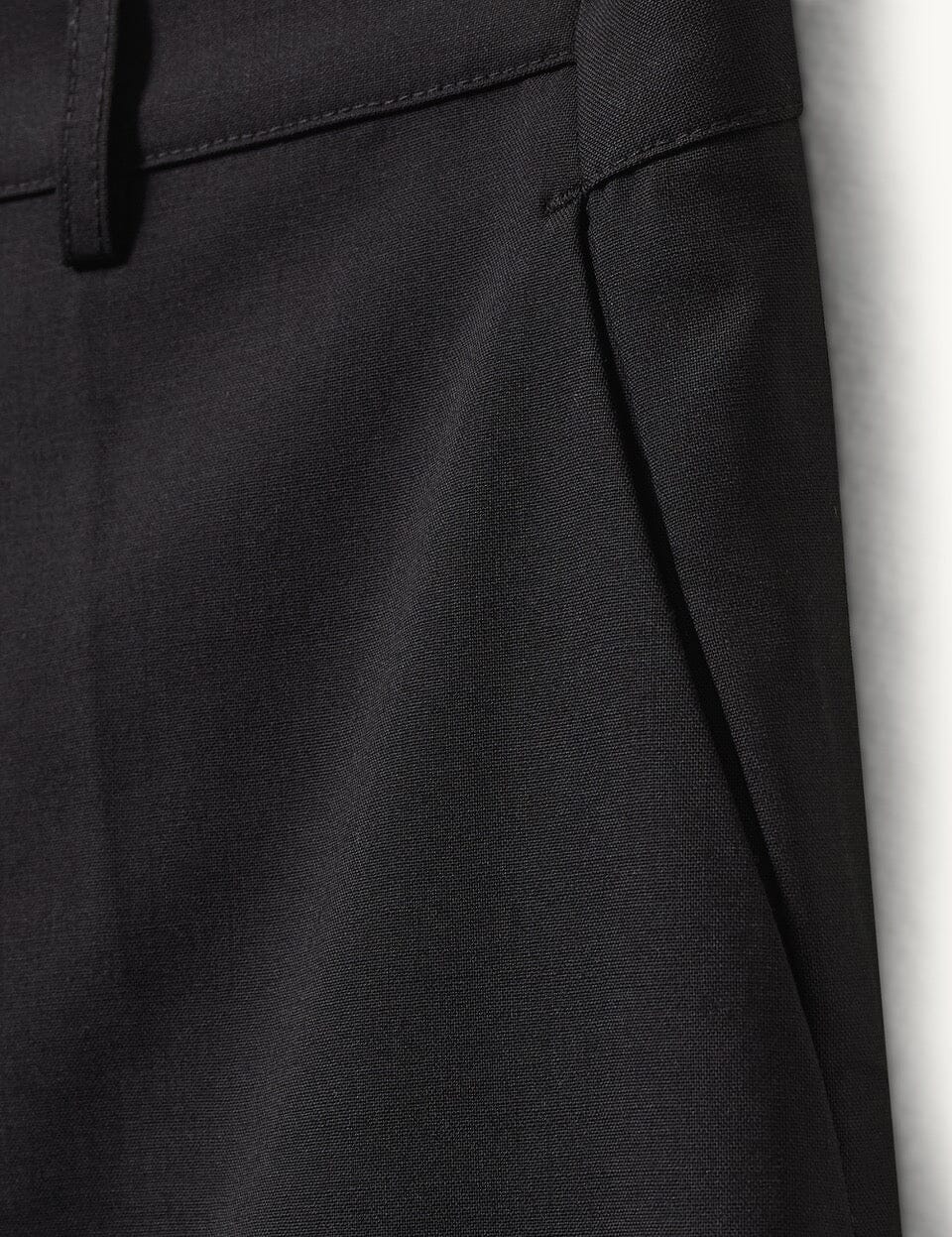 GRAND SHORTS IN BLACK SHORT THE GARMENT 