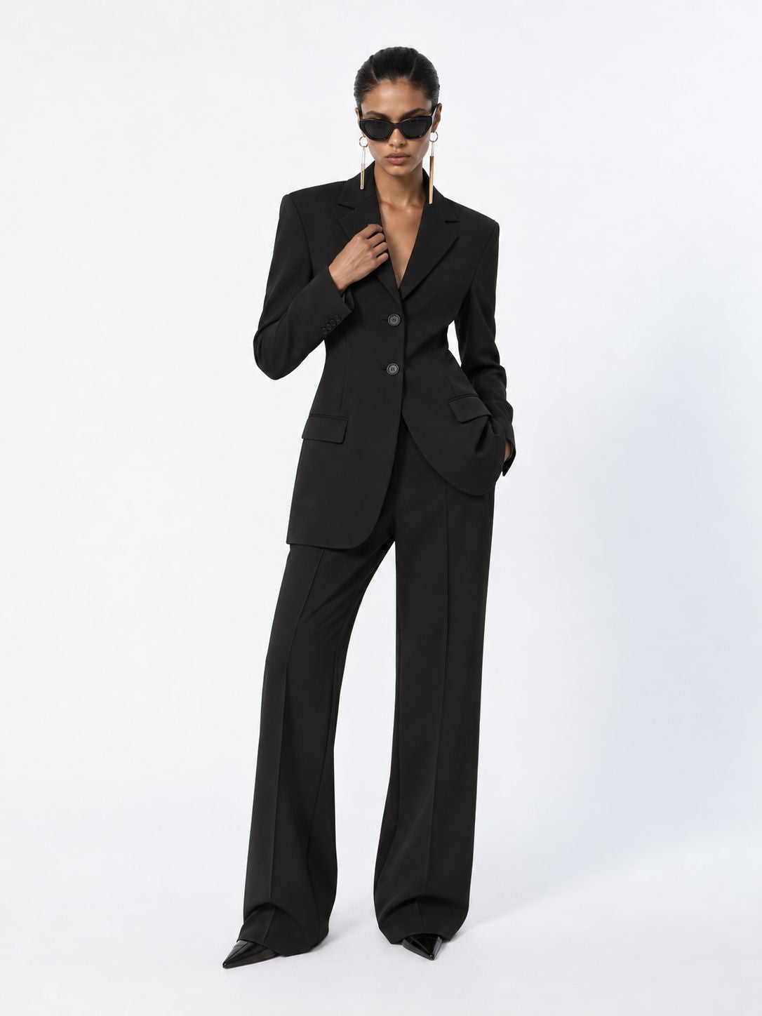 PALO BLAZER IN BLACK BLAZER . 