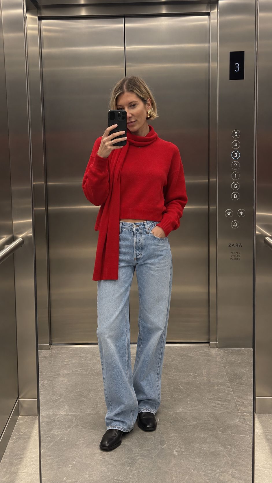 ALVIN V-NECK JUMPER IN RED KNIT OVAL SQUARE 