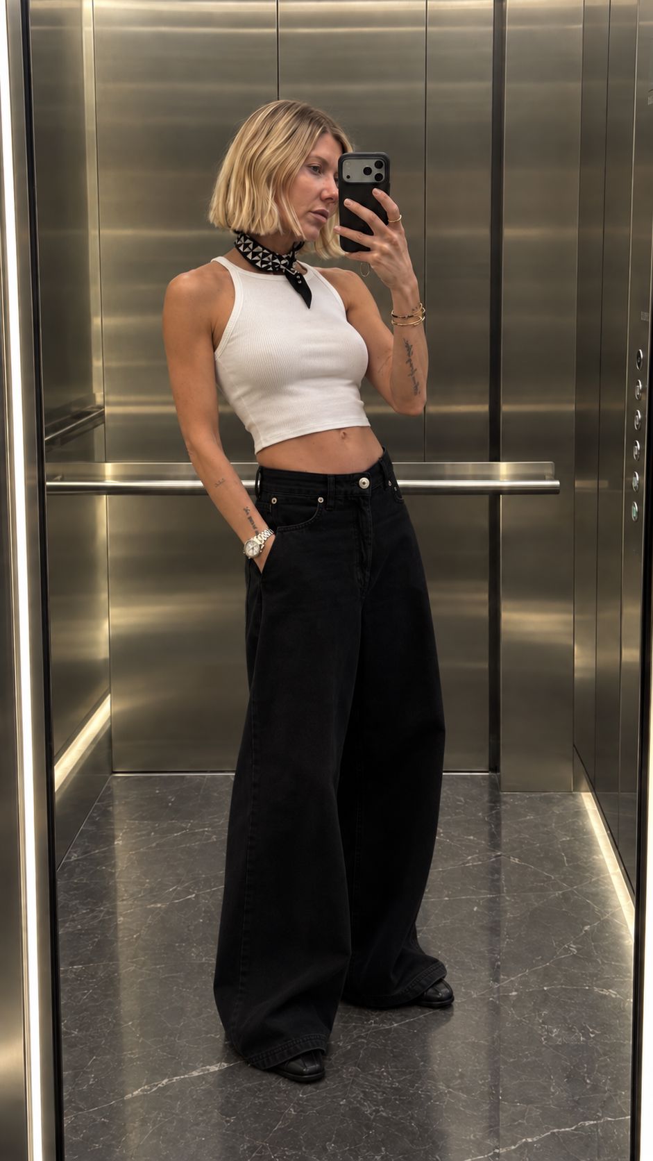 SIAMESE JEANS IN BLACK JEANS . 