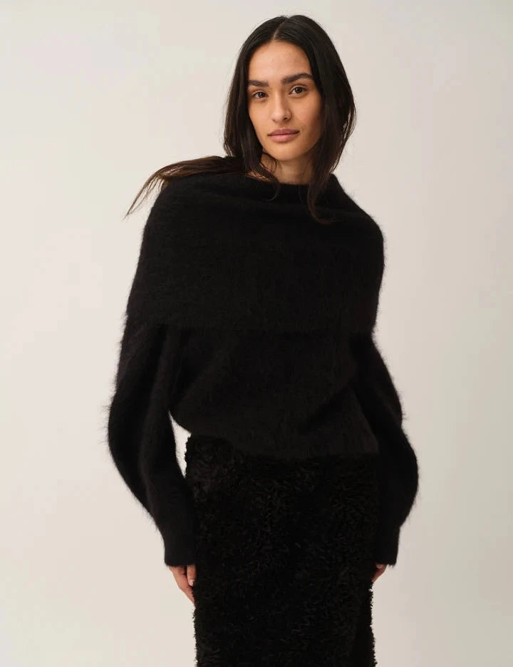 ROMA NECK SWEATER BLACK KNIT THE GARMENT 