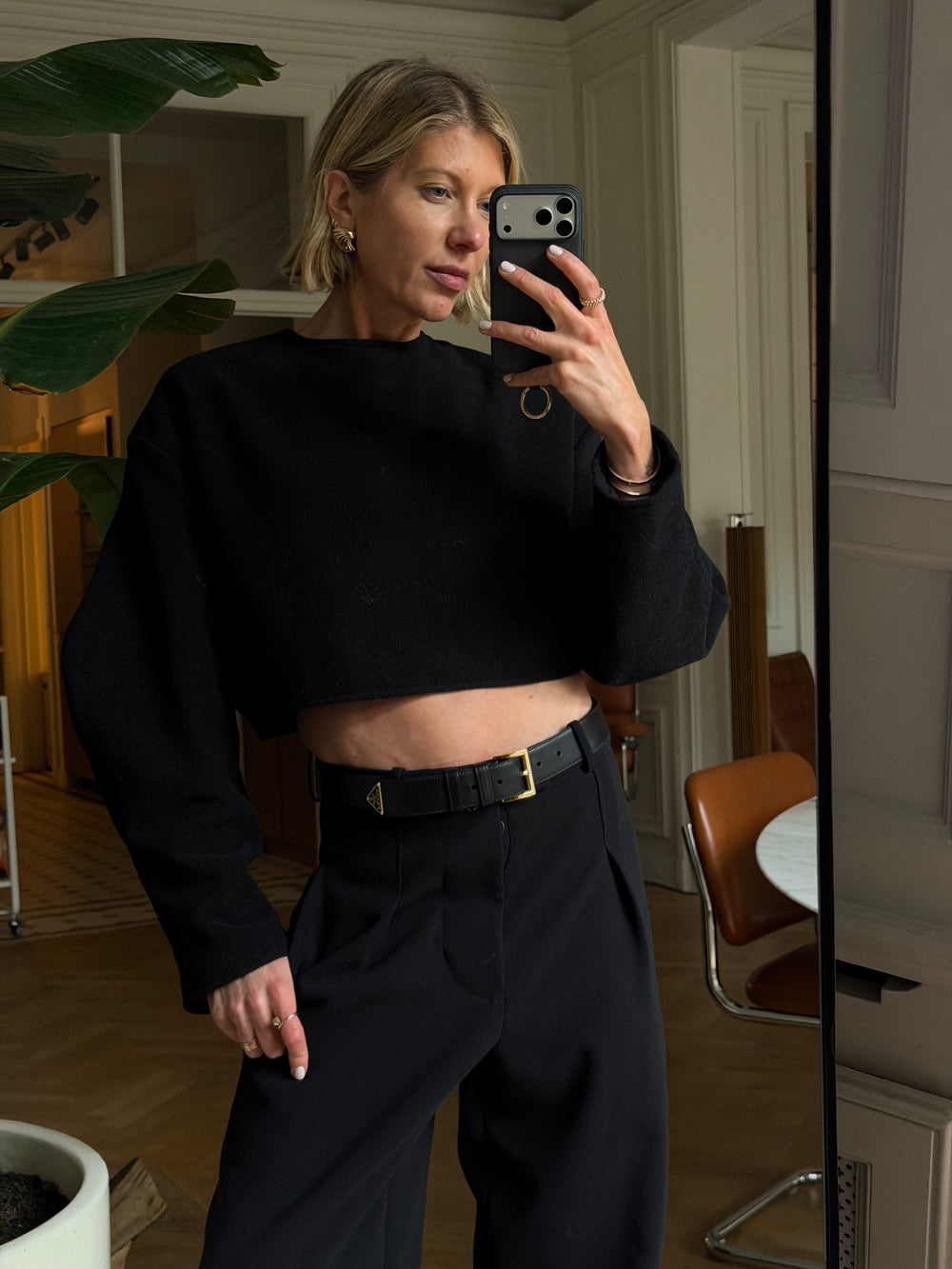 CROPPED TOP IN BLACK TEES STUDIO CUT 