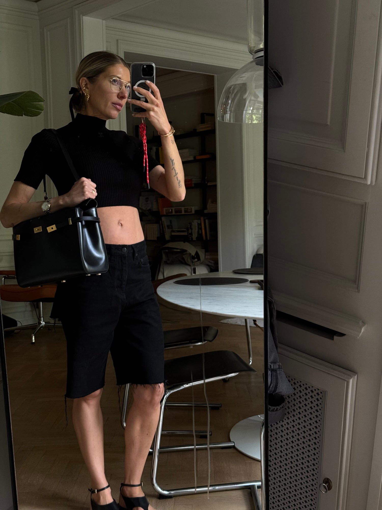 HANNAH BERMUDA JEANS IN BLACK SHORTS KURE 