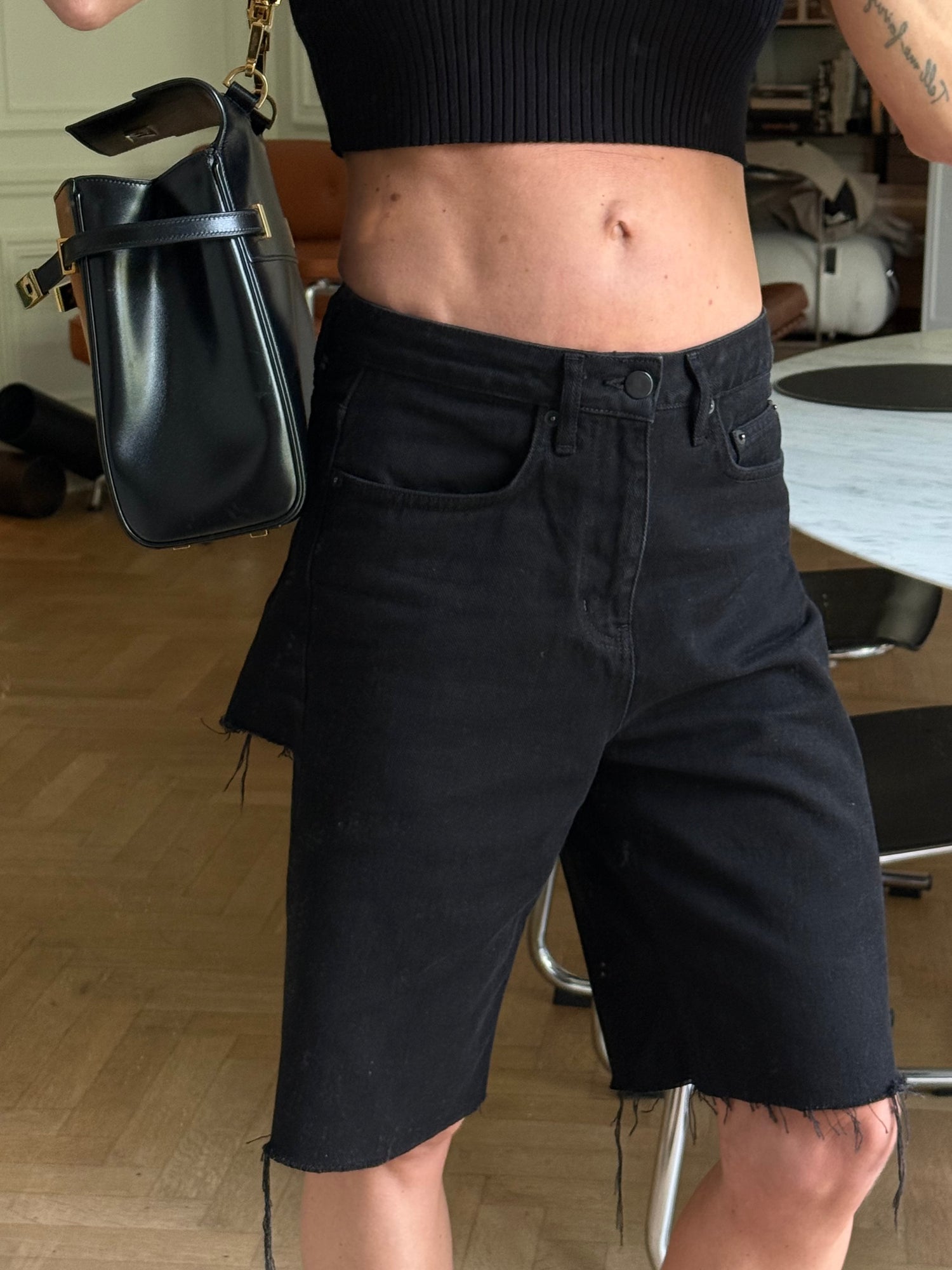 HANNAH BERMUDA JEANS IN BLACK SHORTS KURE 