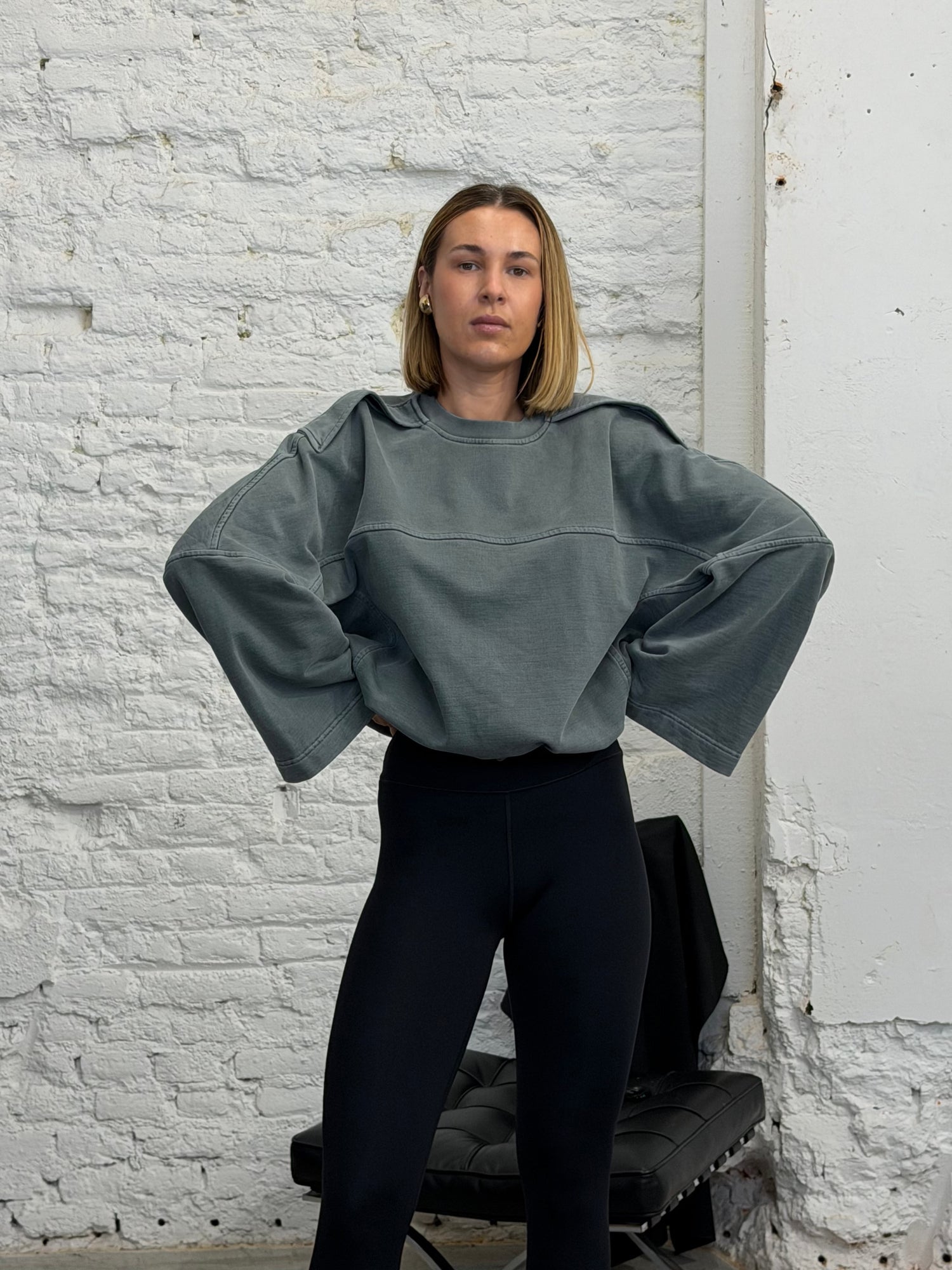 TAHORA GARMENT DYED SWEATSHIRT IN DARK PETROL SWEATSHIRT CHRISTIAN WIJNANTS 