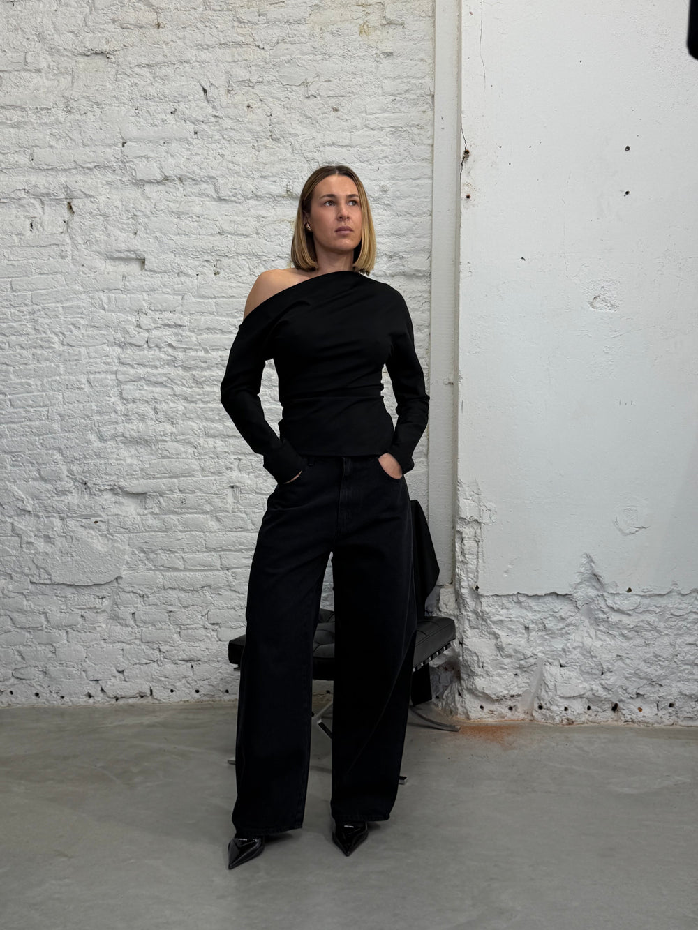 TWISTED JERSEY TOP IN BLACK TOP ROHE 