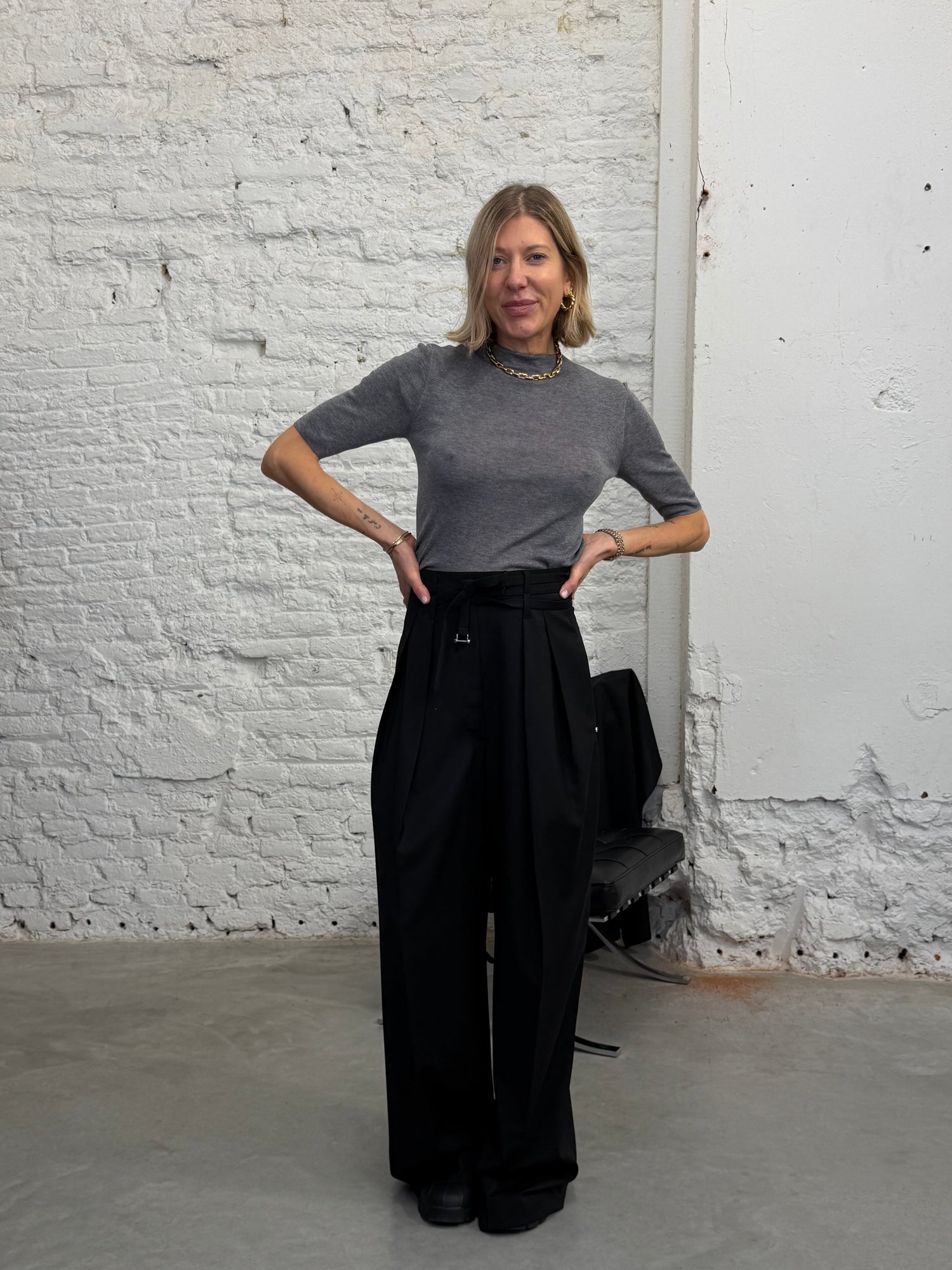 ASIA SS HIGH NECK IN MEDIUM GREY TOP GESTUZ 