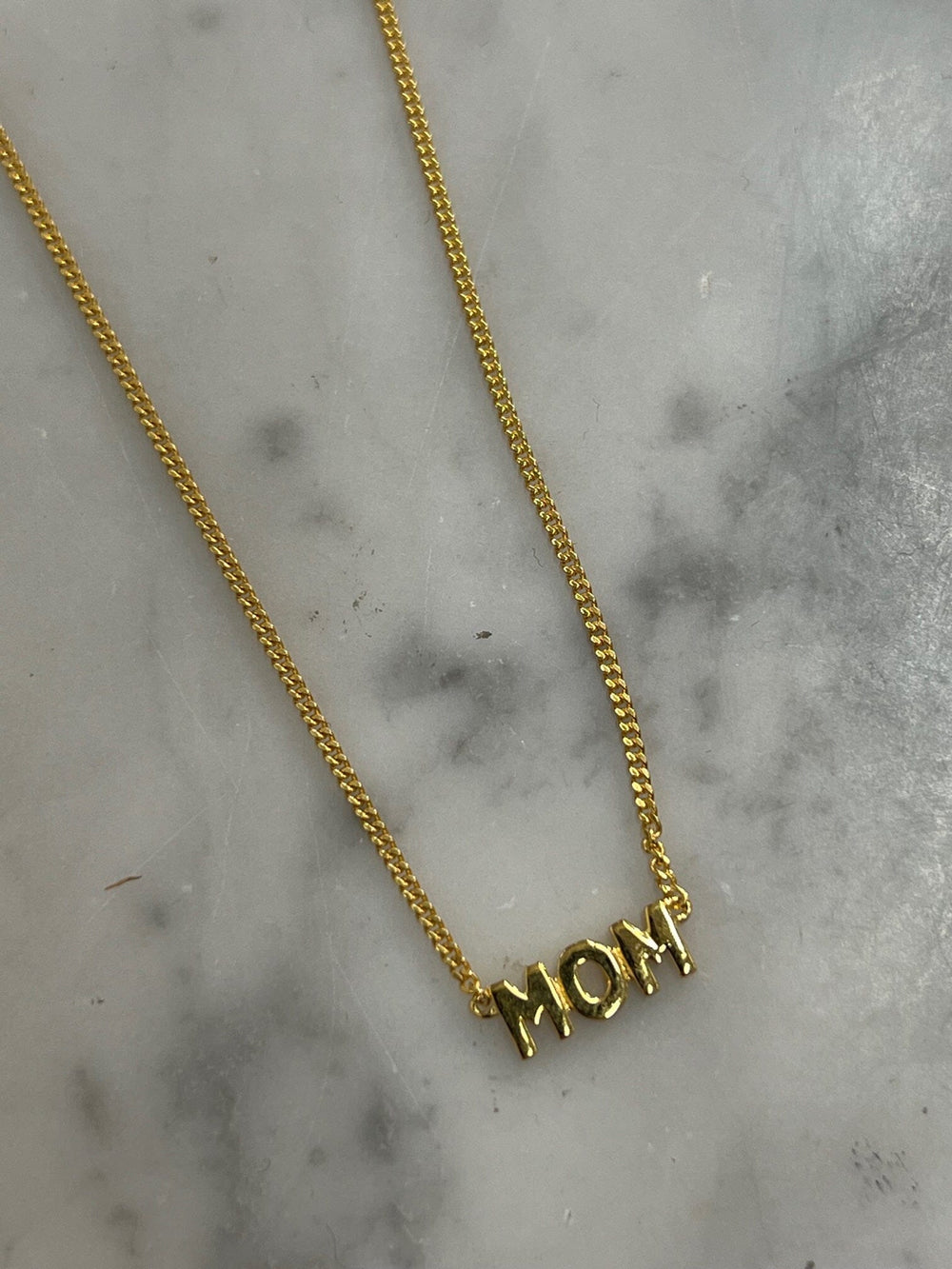 MOM NECKLACE 43 CM IN GOLD NECKLACE MARIA BLACK 