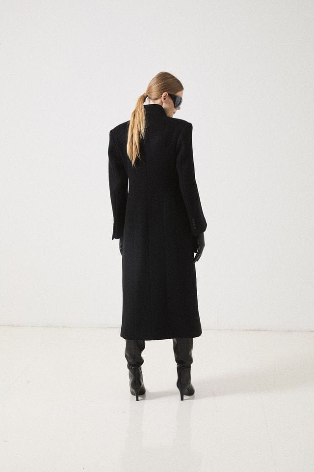 SCULPTED COAT IN BLACK COAT LA PISCINE 