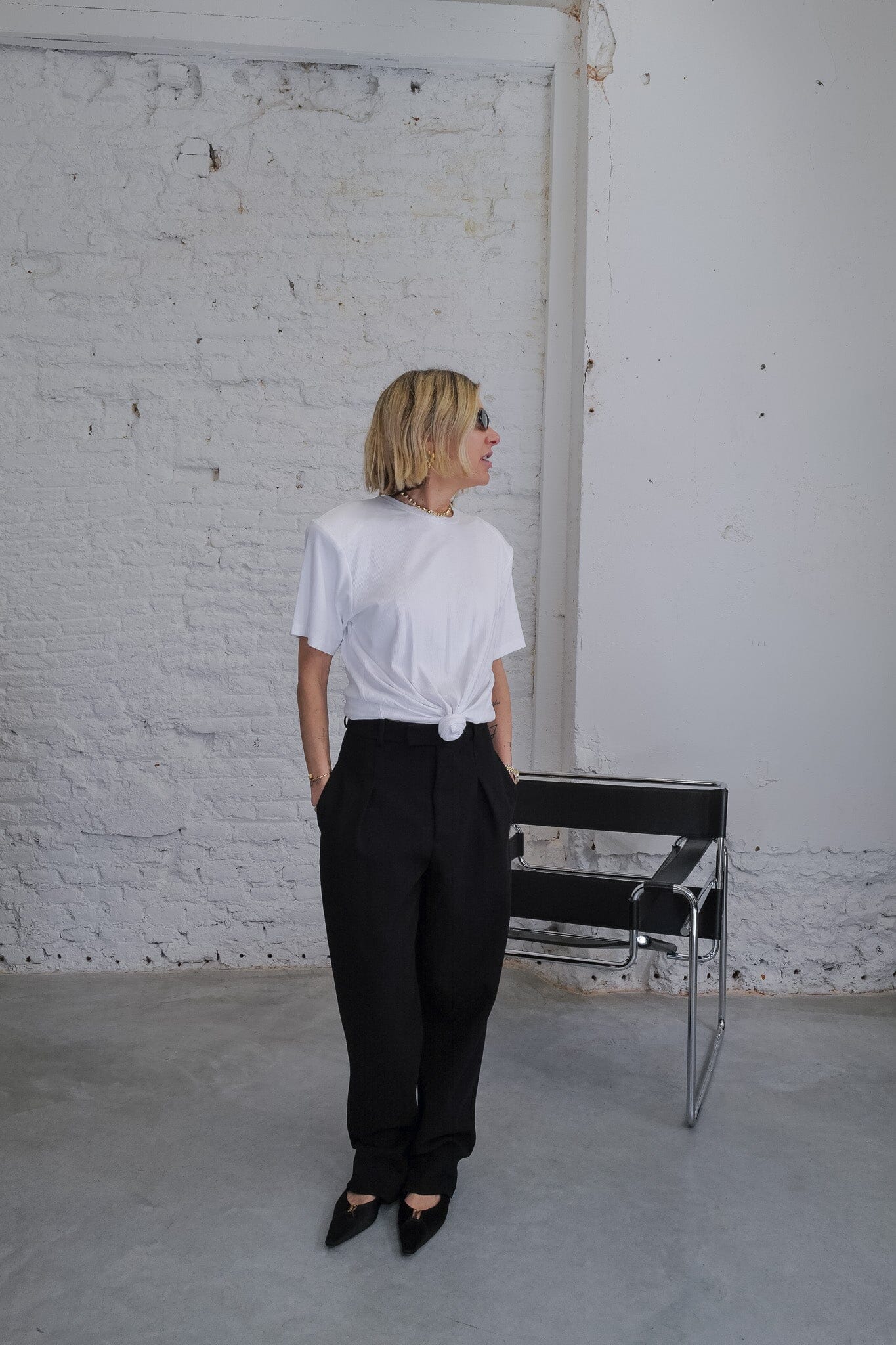 TONI TEE WITH FRONT BOW AND SHOULDER PADS T-SHIRT KURE 