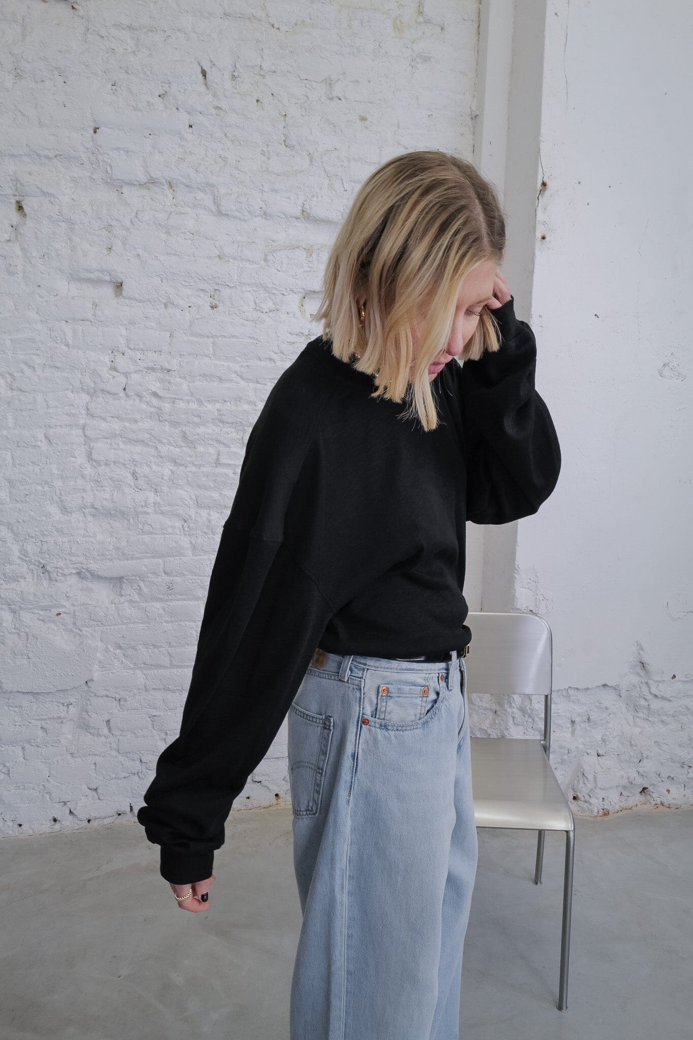 TYLER TEE IN BLACK SWEATSHIRT KURE 