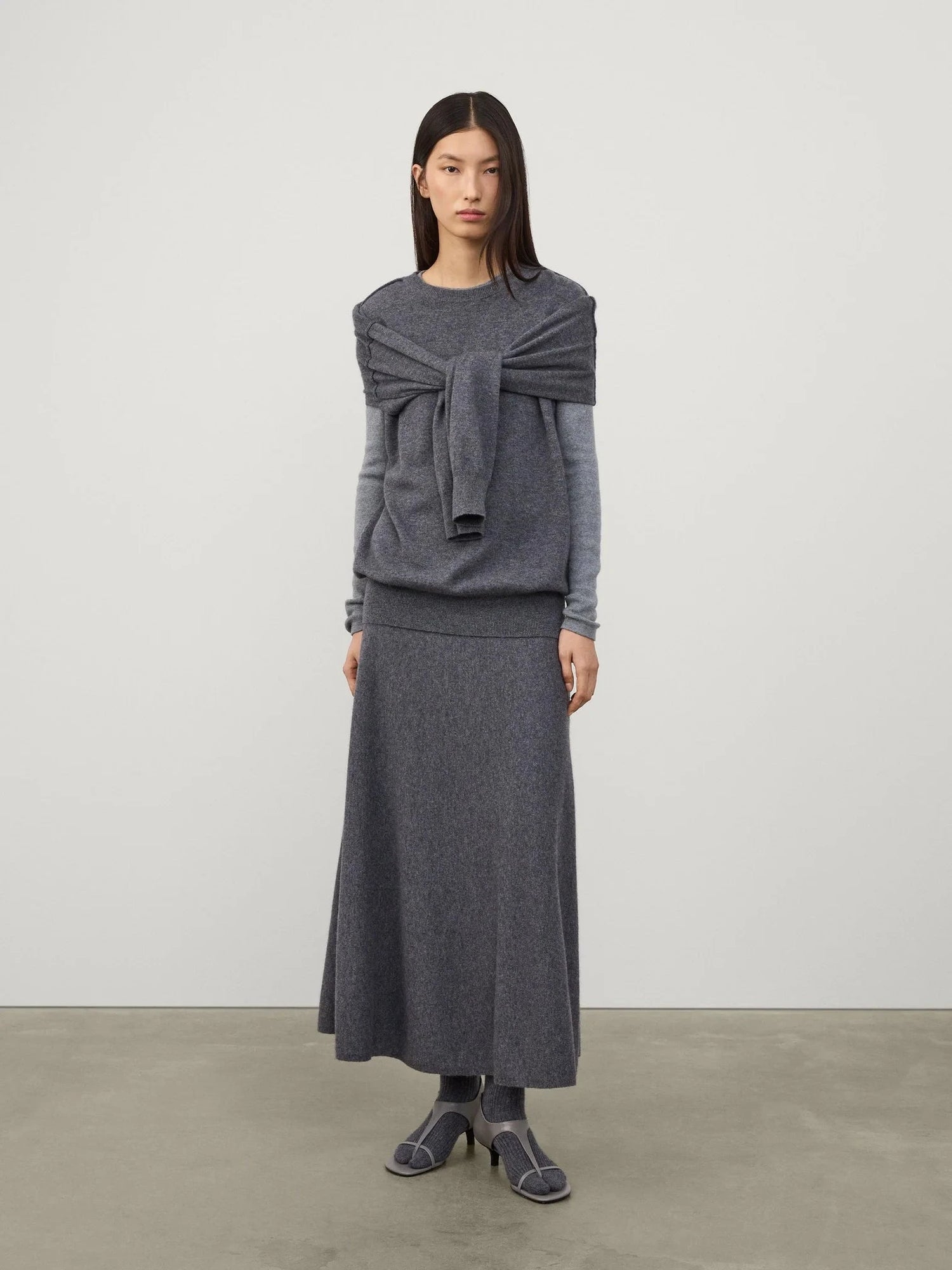 OTHELIA SWEATER IN GRAPHITE SWEATER LISA YANG 