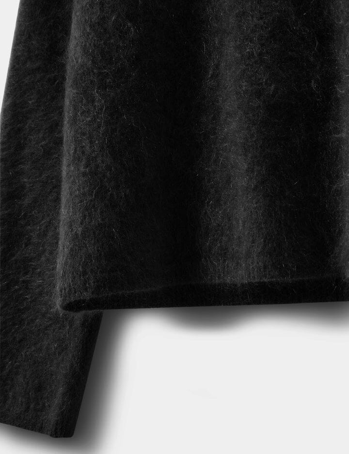 ROMA BOYFRIEND SWEATER IN BLACK KNIT THE GARMENT 