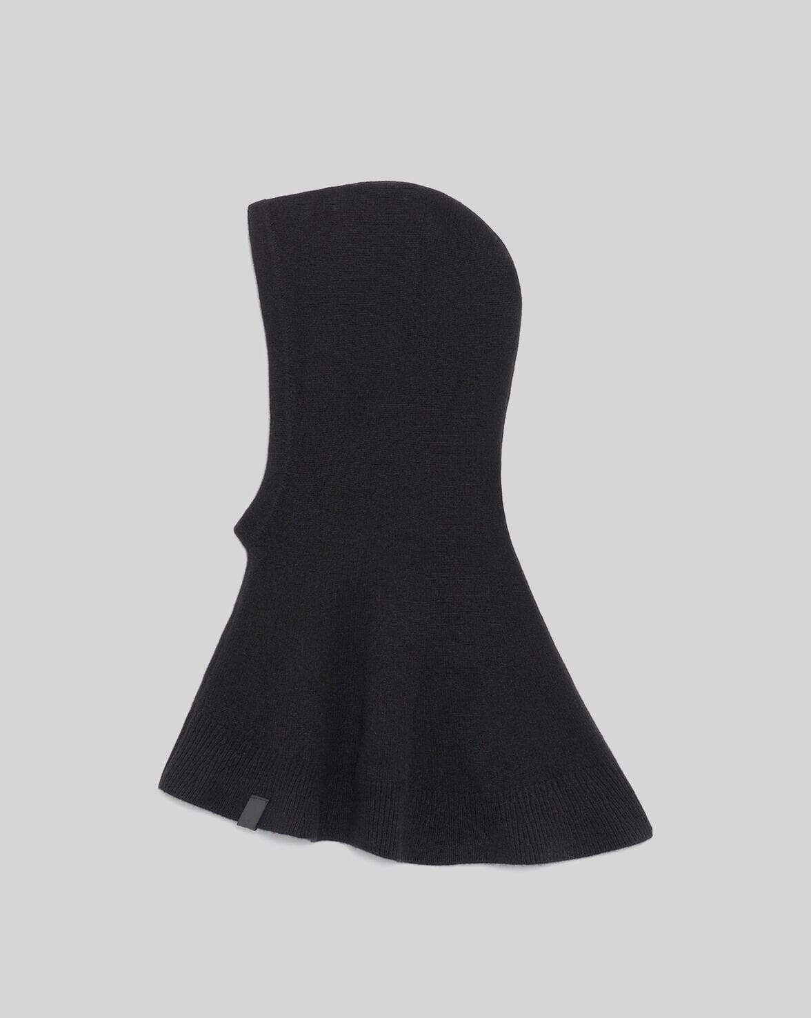 HOOD CAPE C SCARF IN BLACK SCARF IRO 