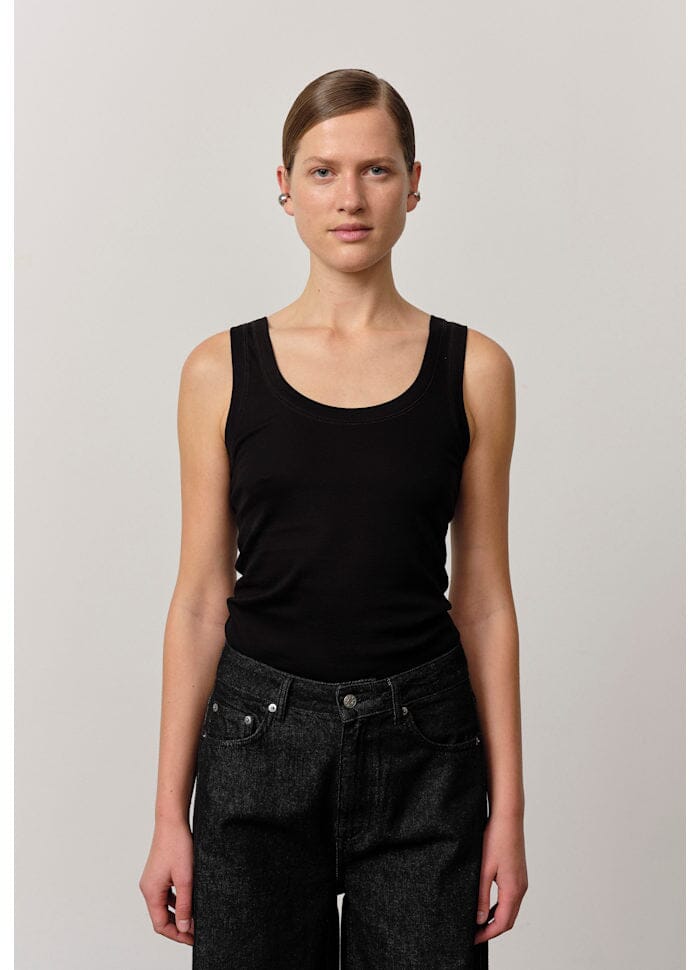 SANDRA TOP IN BLACK TOP HERSKIND 