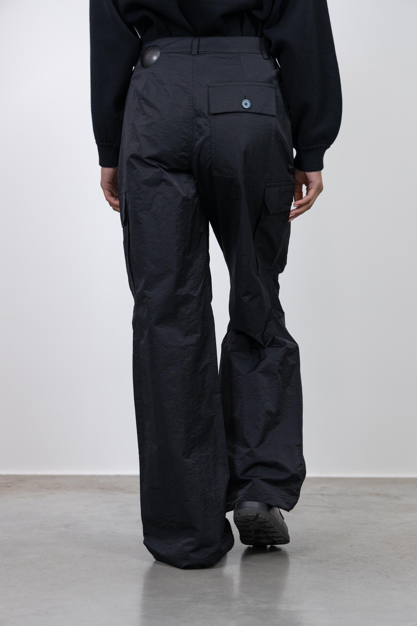 Black pants with pockets on the side best sale