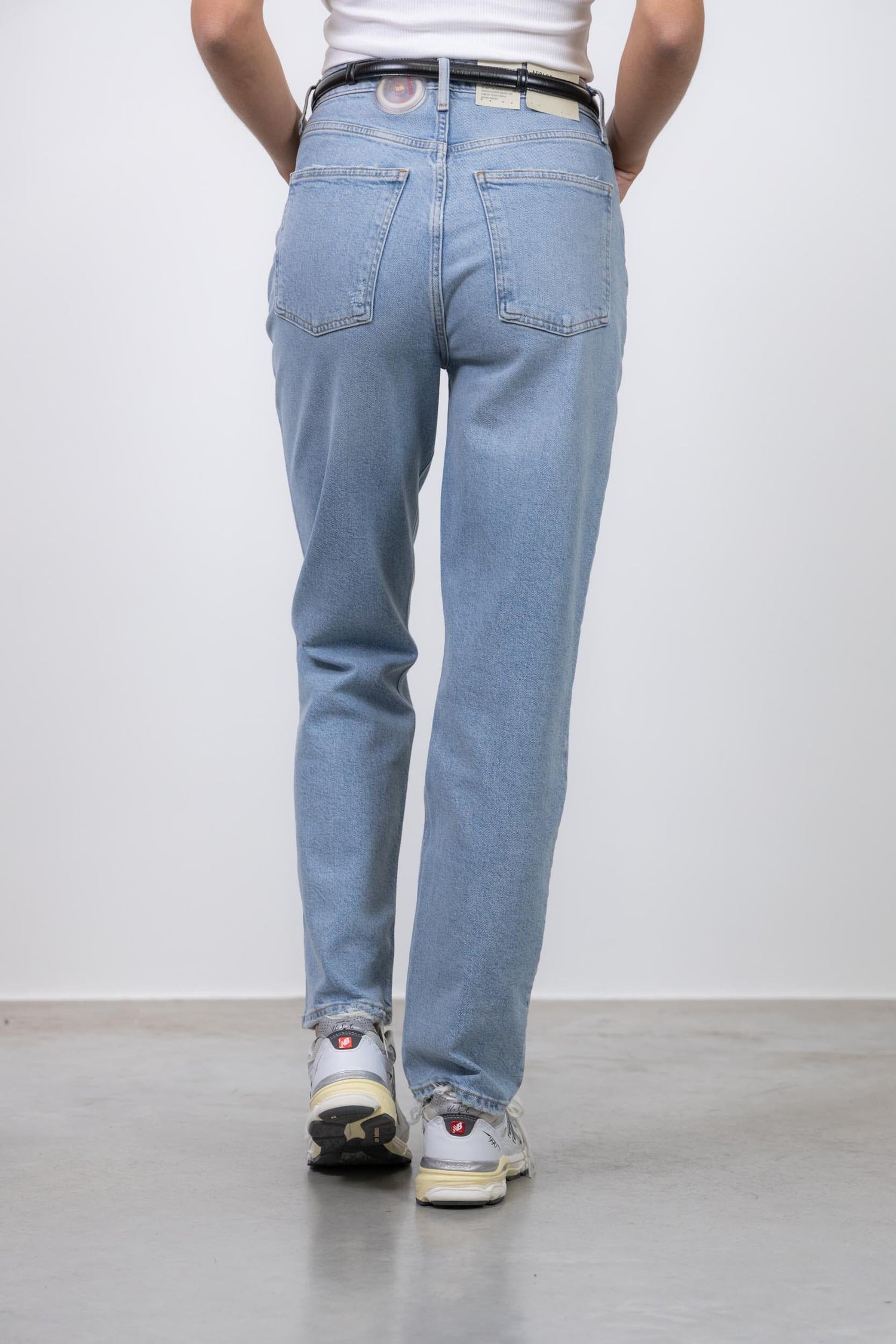 HIGH RISE STOVE PIPE JEANS IN DESTINATION JEANS AGOLDE 
