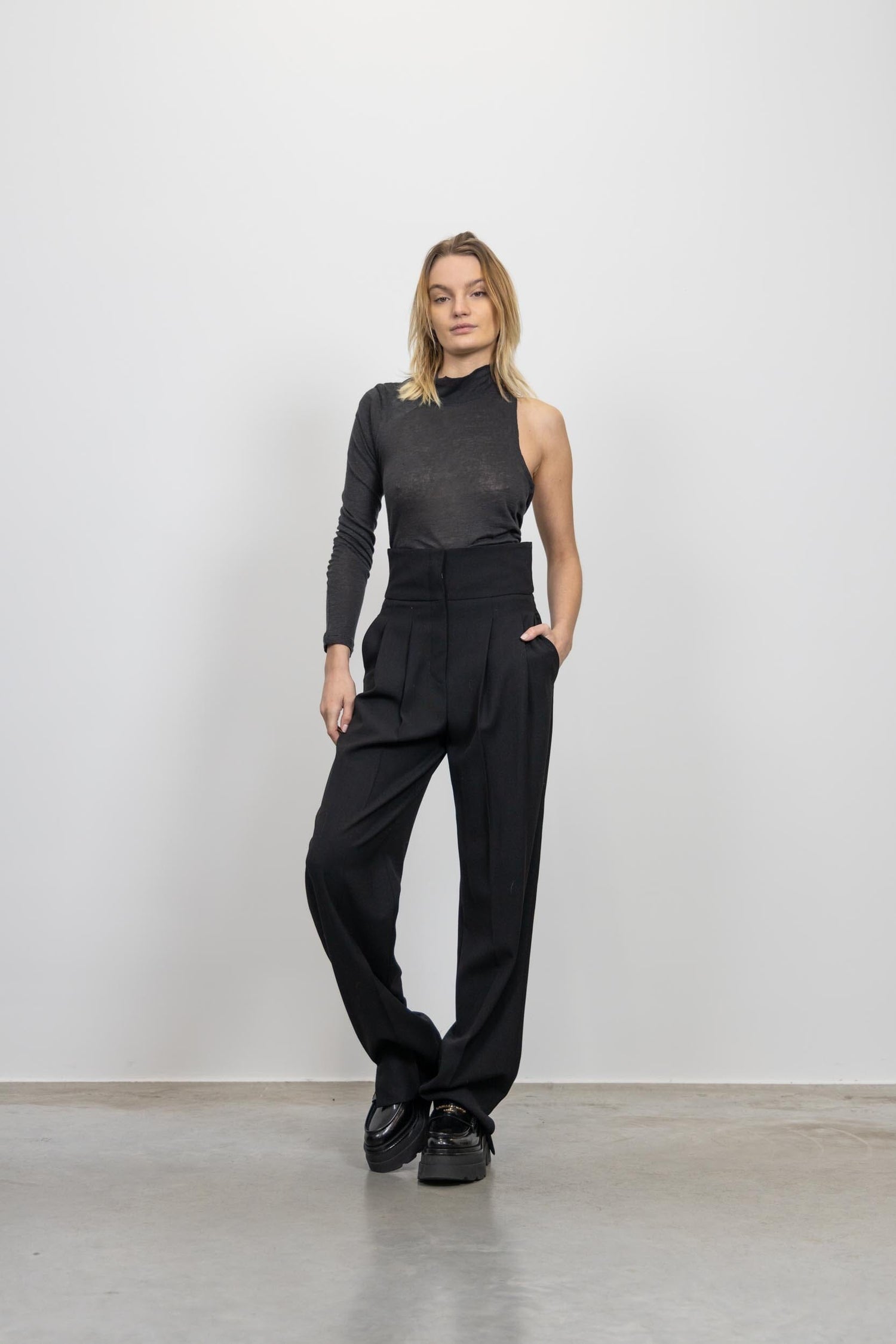 UDELA HIGH WAISTED WOOL PANTS IN BLACK PANTS IRO 