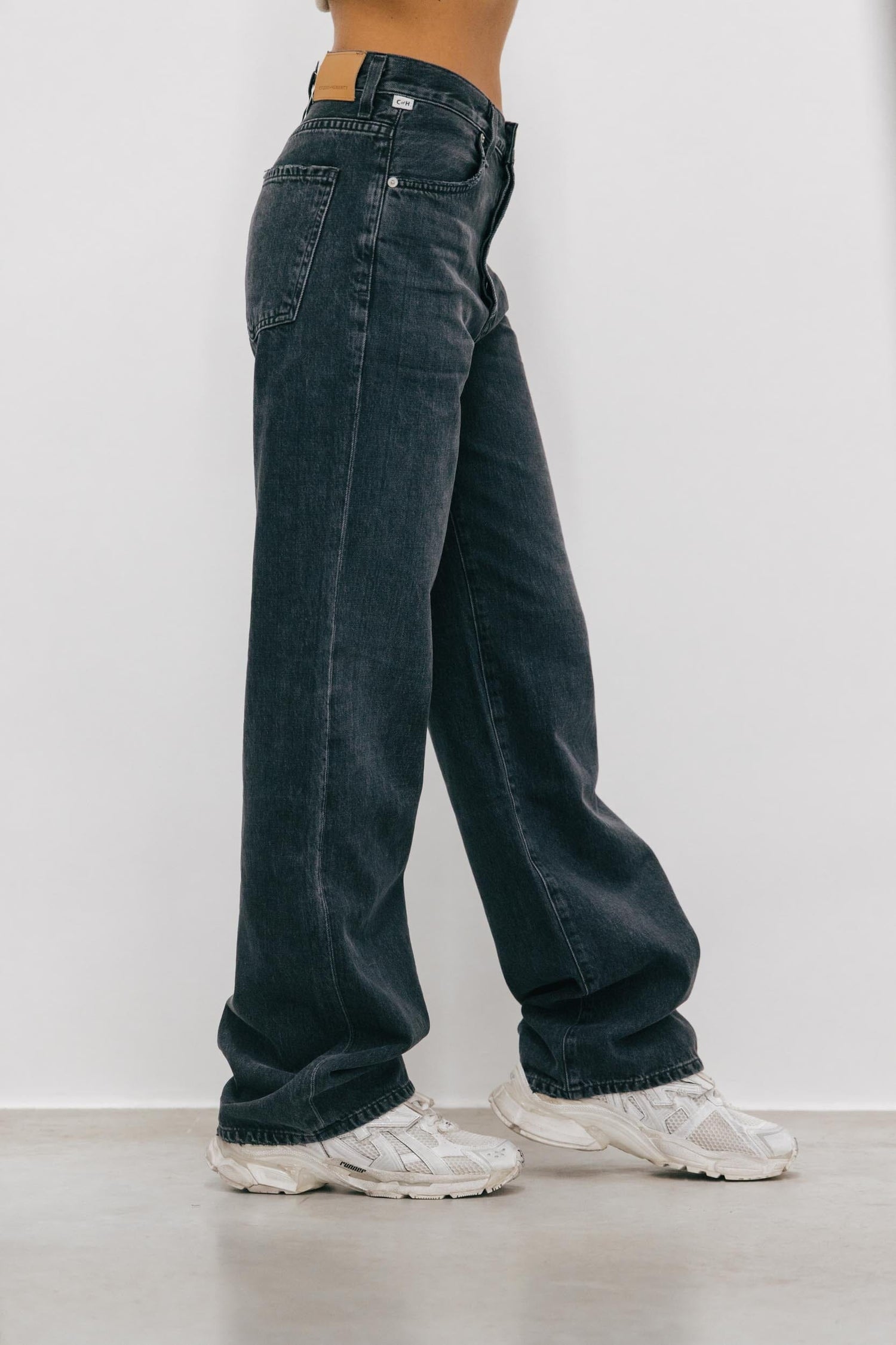 ANNINA RELAXED WIDE LEG JEANS IN FADED BLACK JEANS CITIZENS OF HUMANITY 